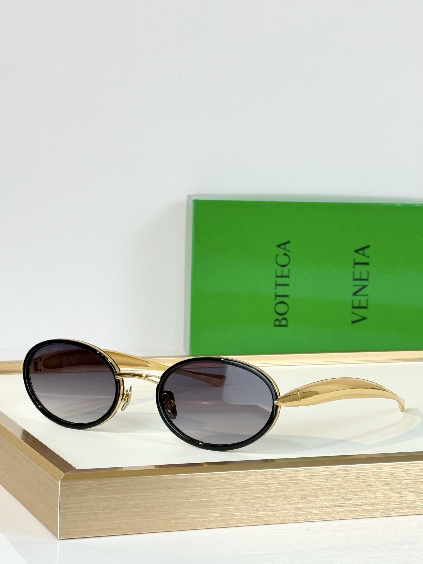 BOTTEGA VENET* MODEL：BV1386BS SIZE：58口24-145  