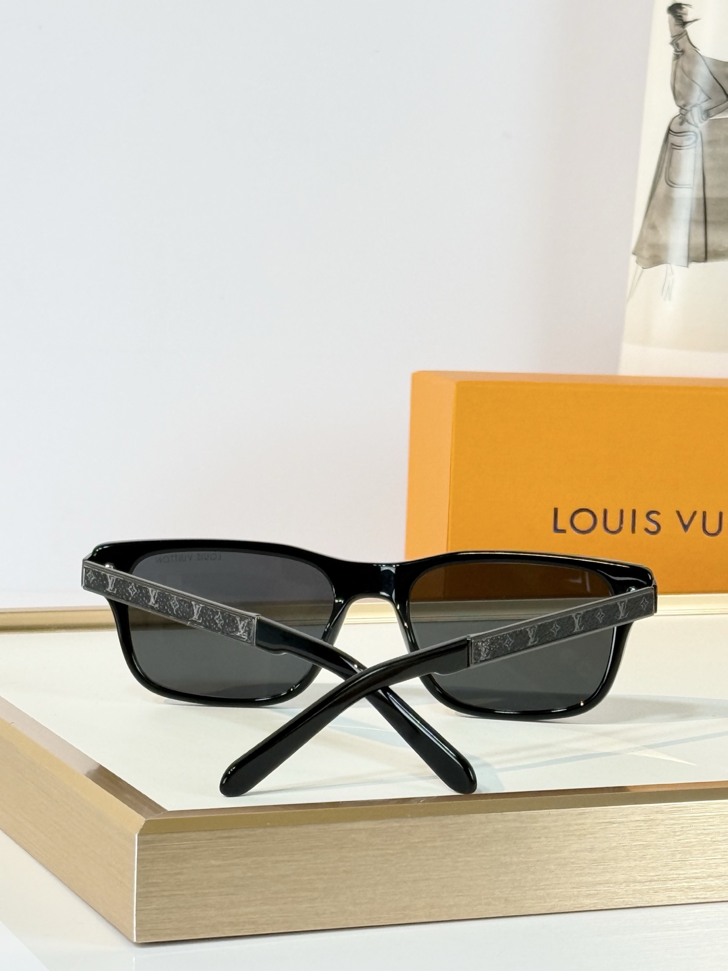LOUIS VUITTO* MODEL：Z3273U SIZE：55口19-145  