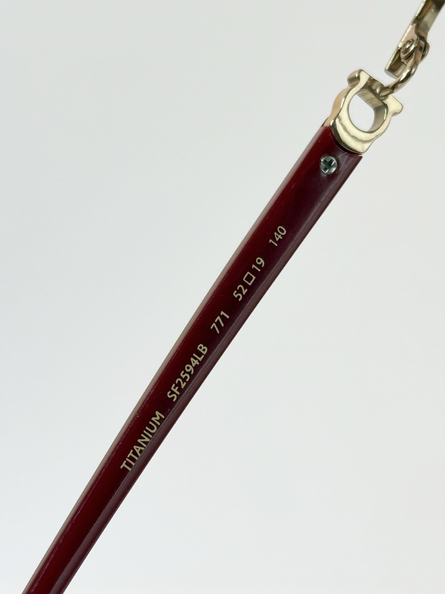FERRAGAMO  MODEL：SF2594LB  SIZE：52口19-140 TITANIUM  