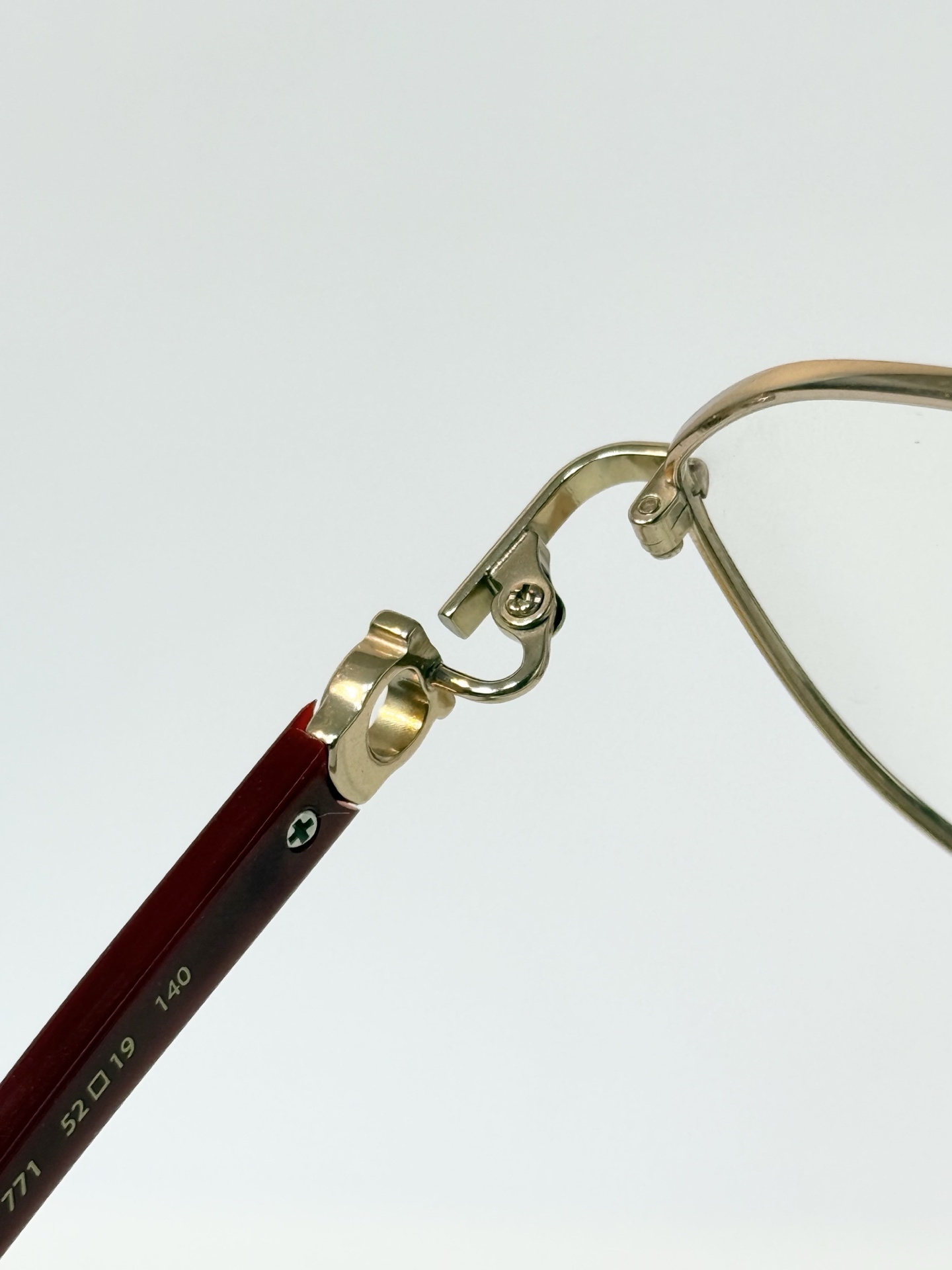 FERRAGAMO  MODEL：SF2594LB  SIZE：52口19-140 TITANIUM  