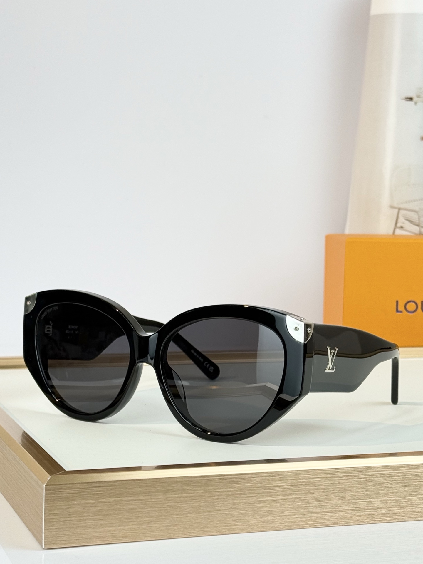 LOUIS VUITTO MODEL：Z3340W Z3339W Z3338W Z3337W SIZE：60口16-14