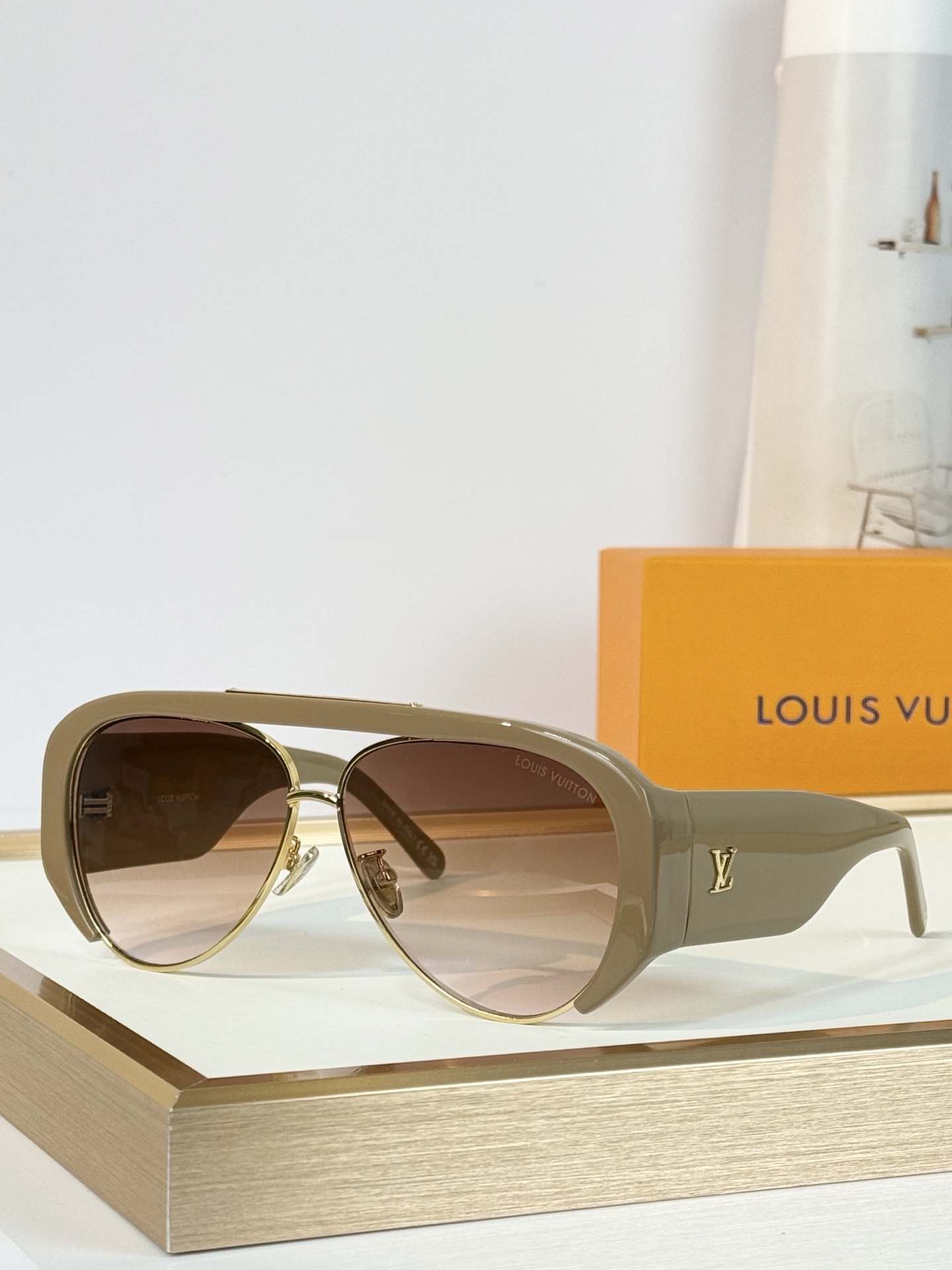 LOUIS VUITTO MODEL：Z3399U SIZE：61口11-135  