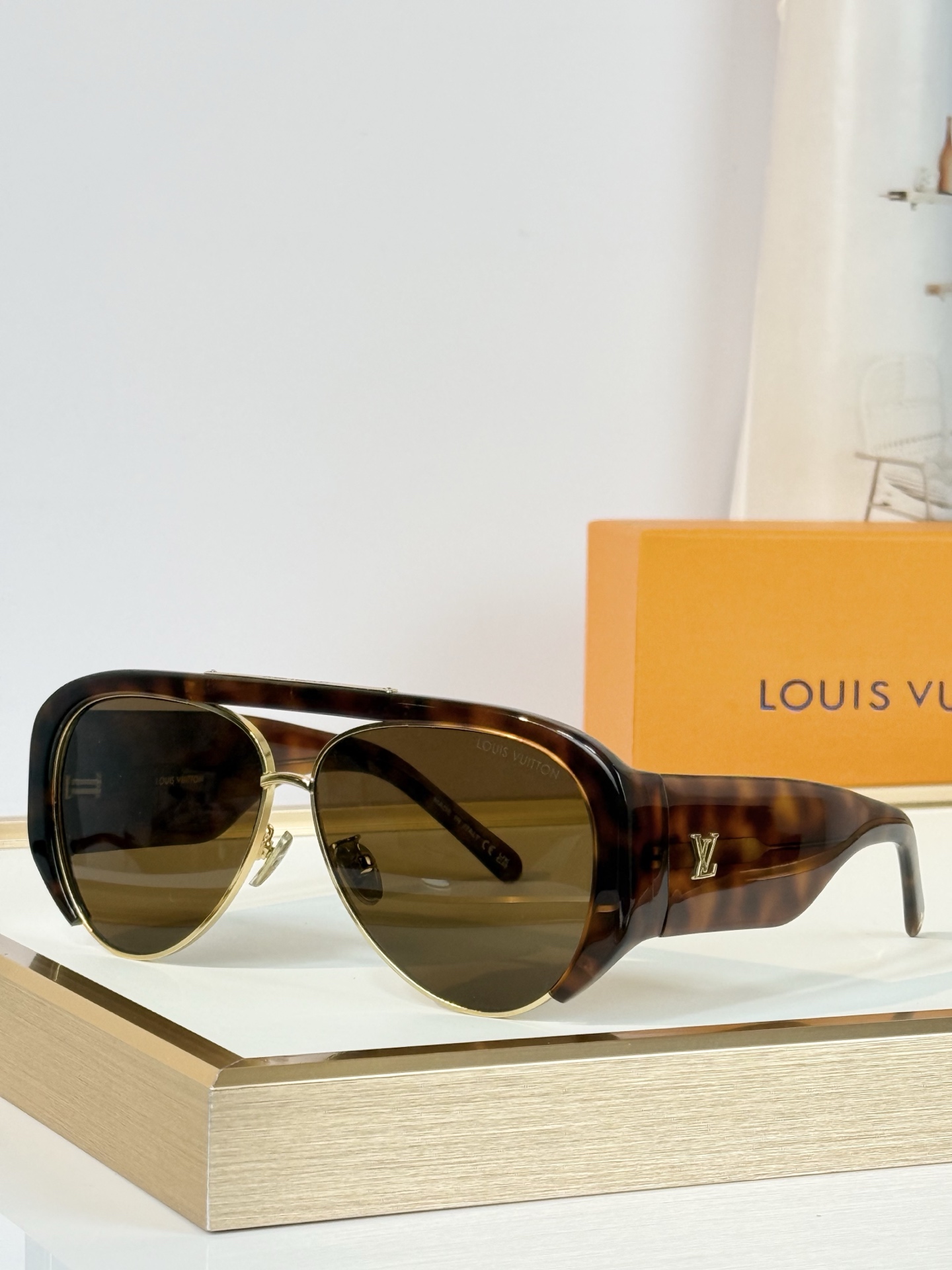 LOUIS VUITTO MODEL：Z3399U SIZE：61口11-135  