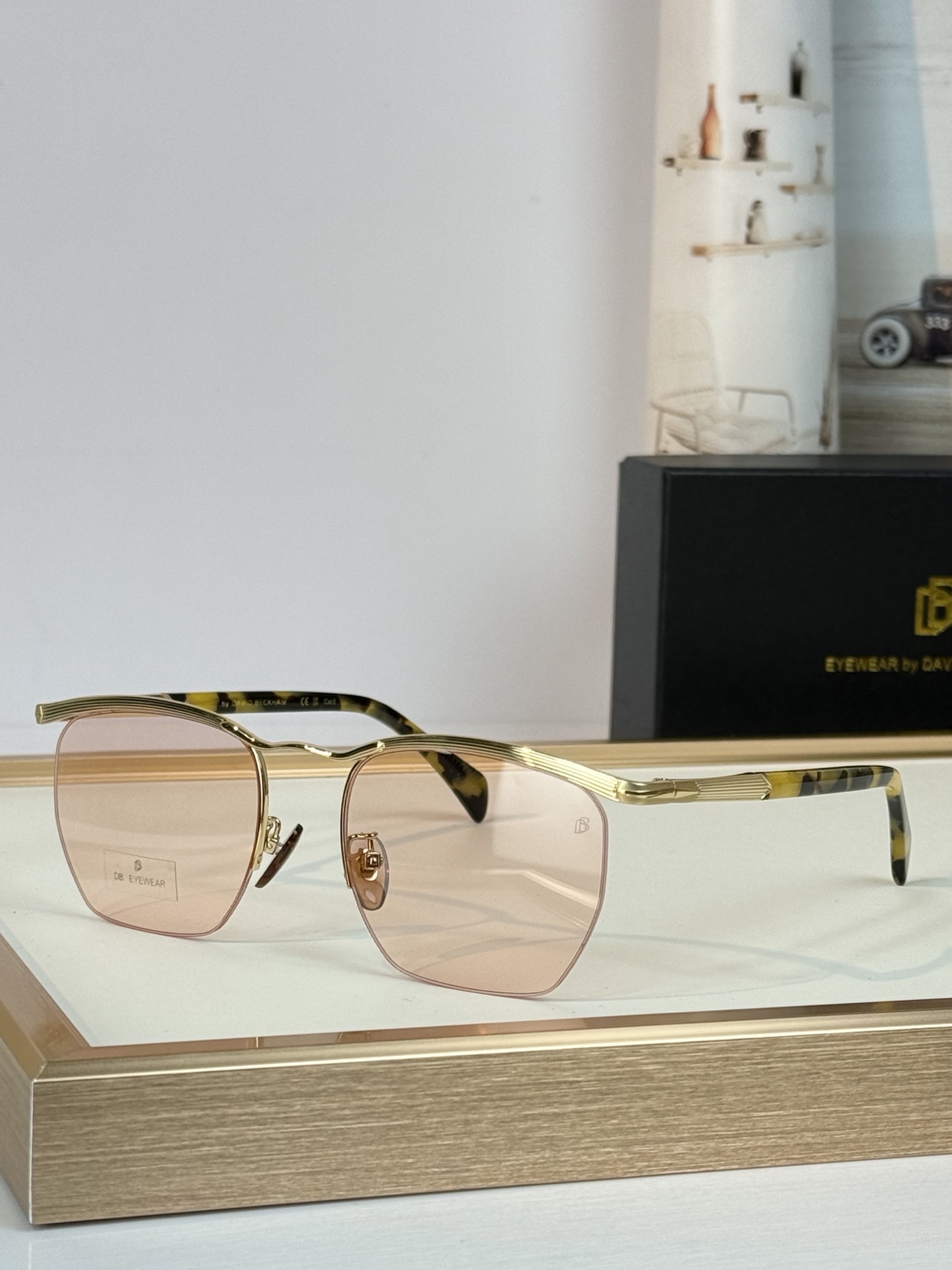 David Beckha* Mod：DB1225/S Size：55口20-145.  