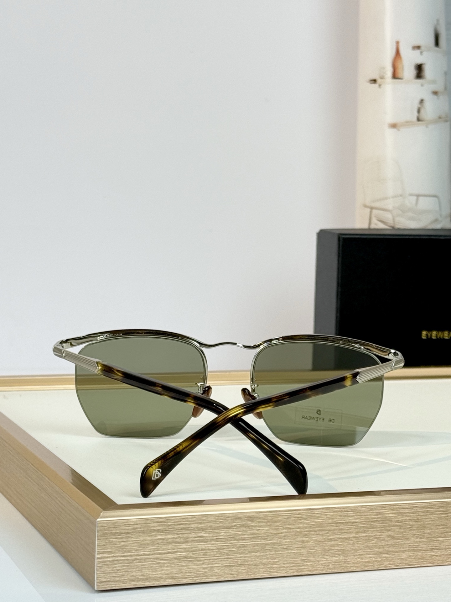 David Beckha* Mod：DB1225/S Size：55口20-145.  