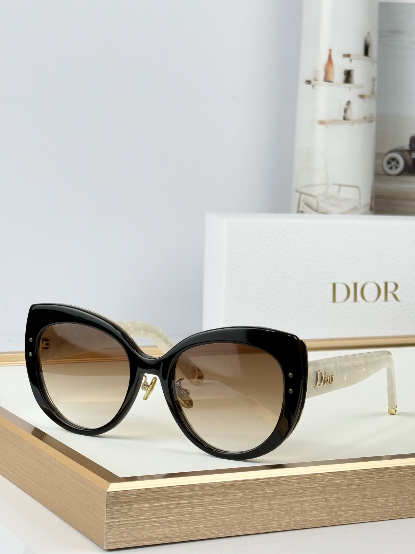 Dior Model：New DiorR1U Size：54口21 140   