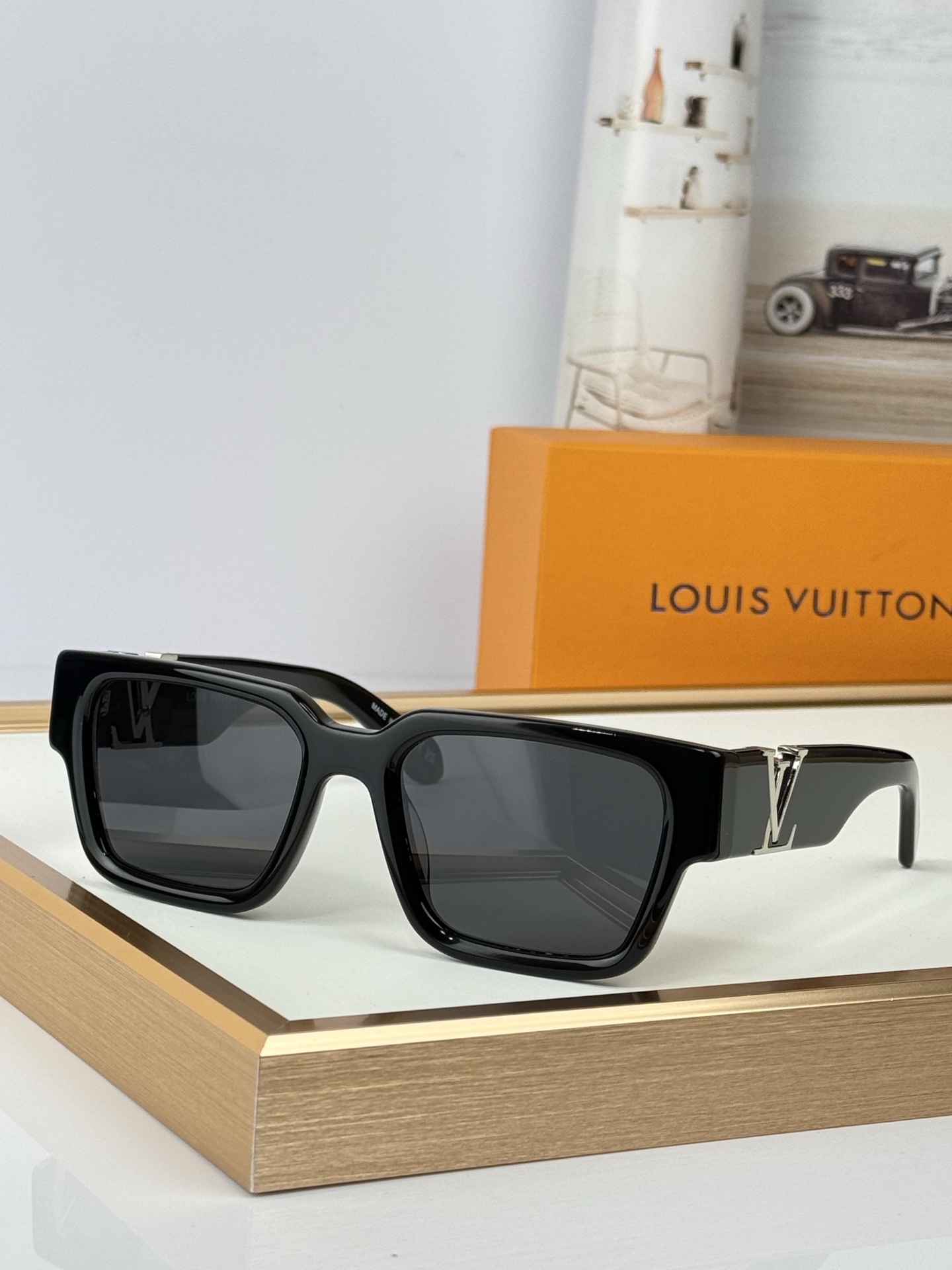 Louis VUITTON MOD:Z2178E Size:54-20-145  