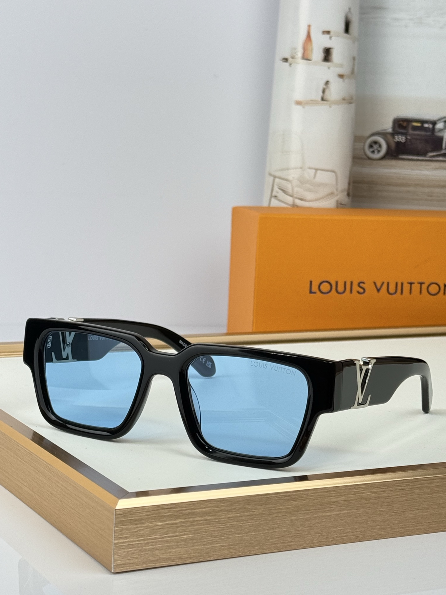 Louis VUITTON MOD:Z2178E Size:54-20-145  