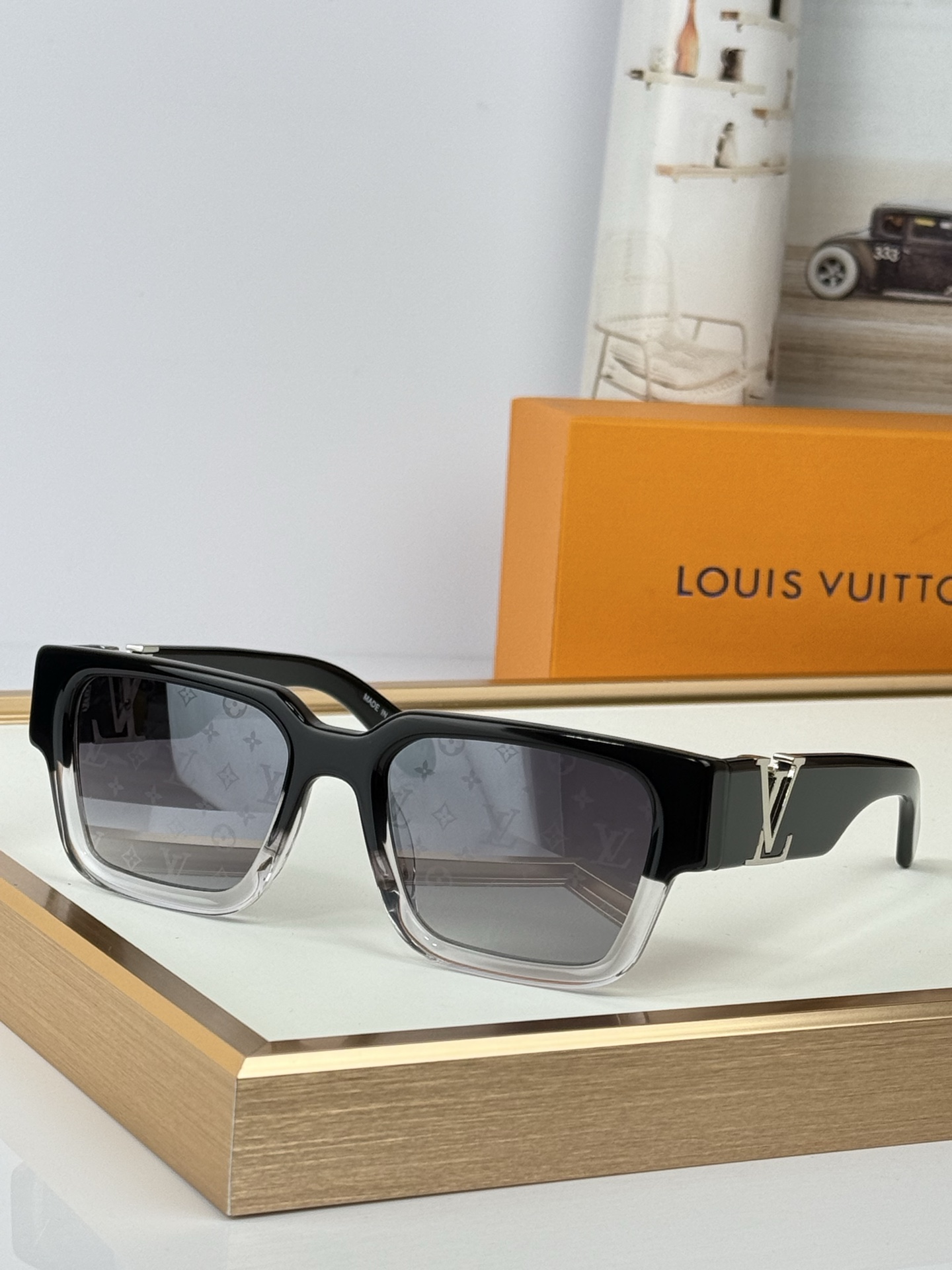 Louis VUITTON MOD:Z2178E Size:54-20-145  
