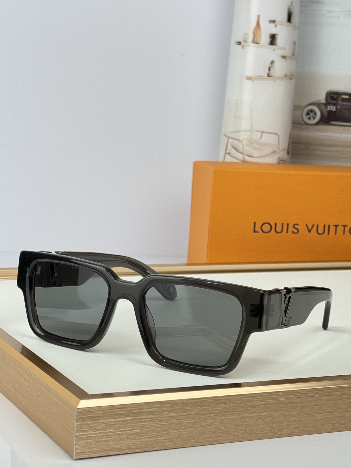 Louis VUITTON MOD:Z2178E Size:54-20-145  