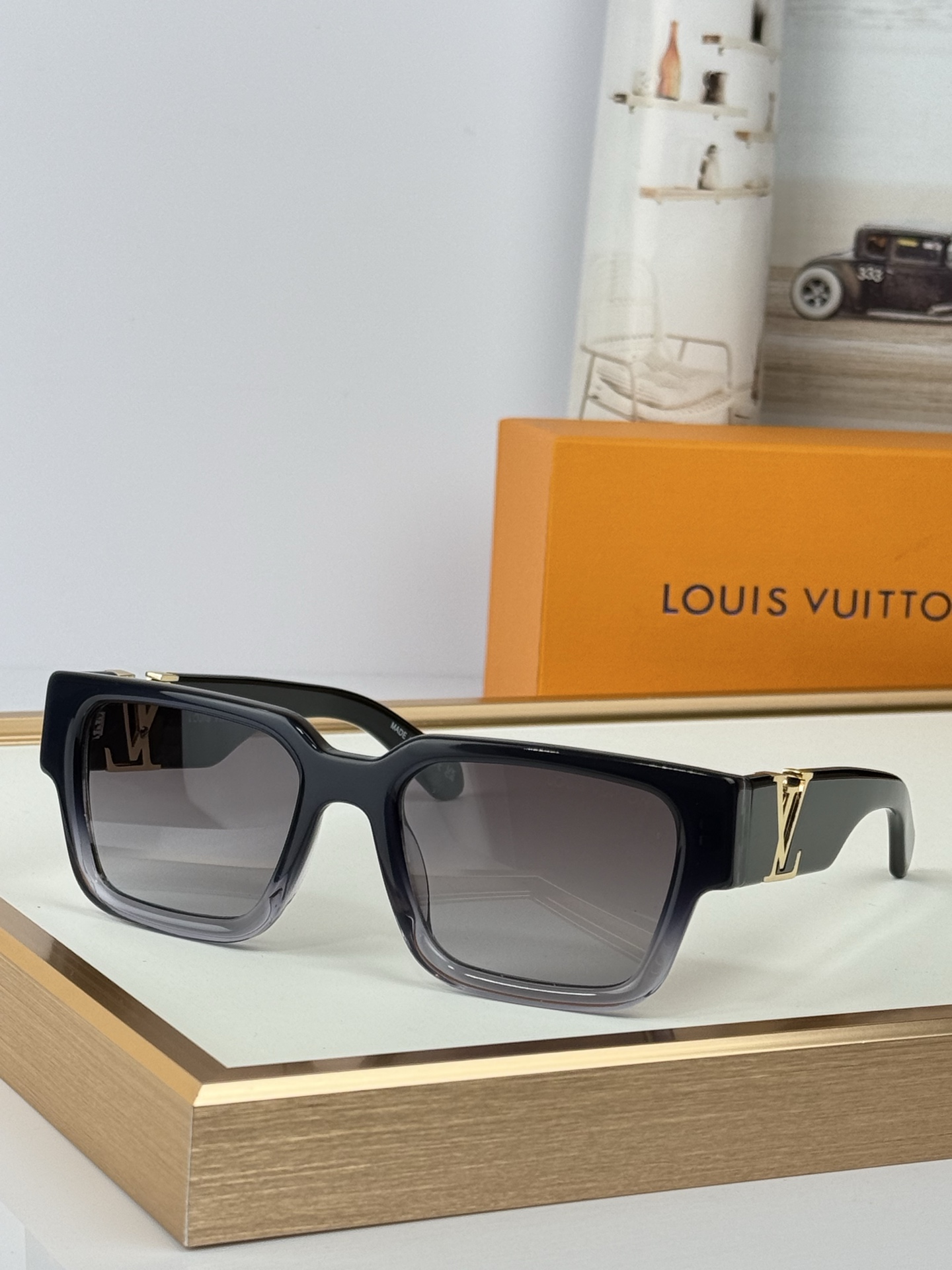 Louis VUITTON MOD:Z2178E Size:54-20-145  