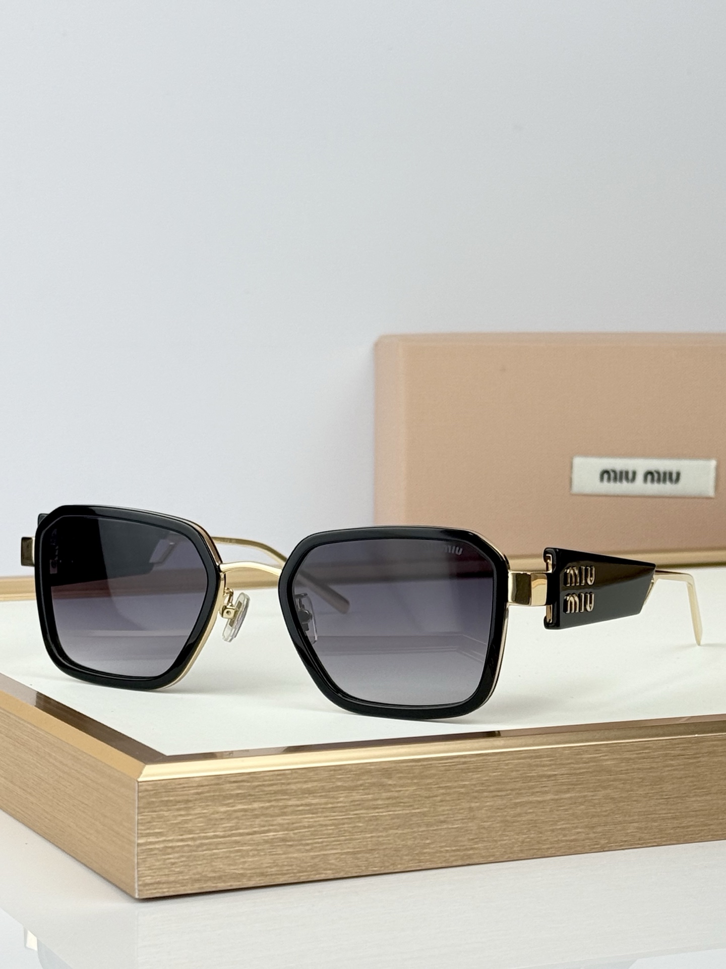 MIU MI* MODEL：SMU64WS Size：51口22 145  