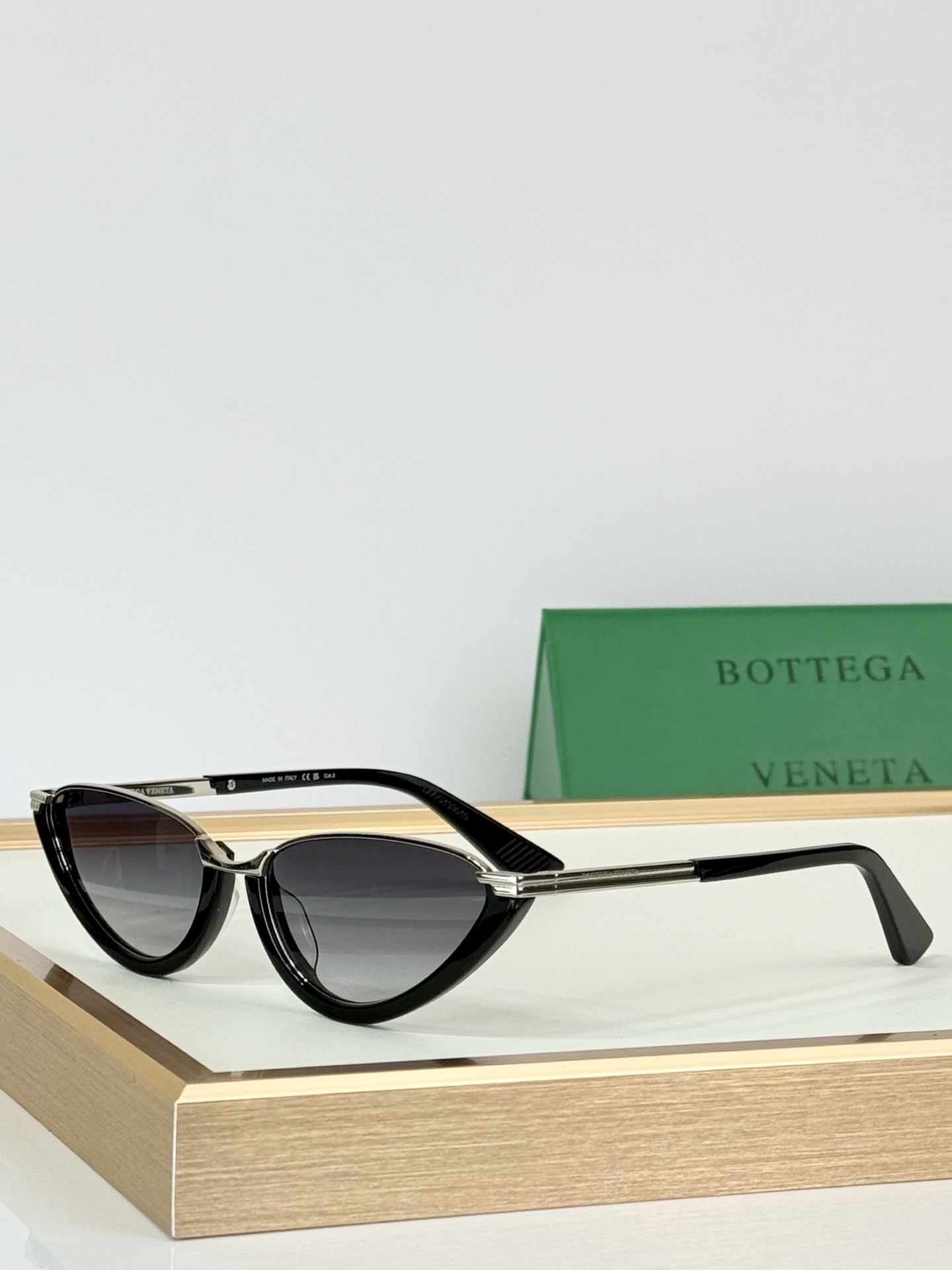BOTTEGA VENETA  MOD：BV1346S SIZE：56口17-145 