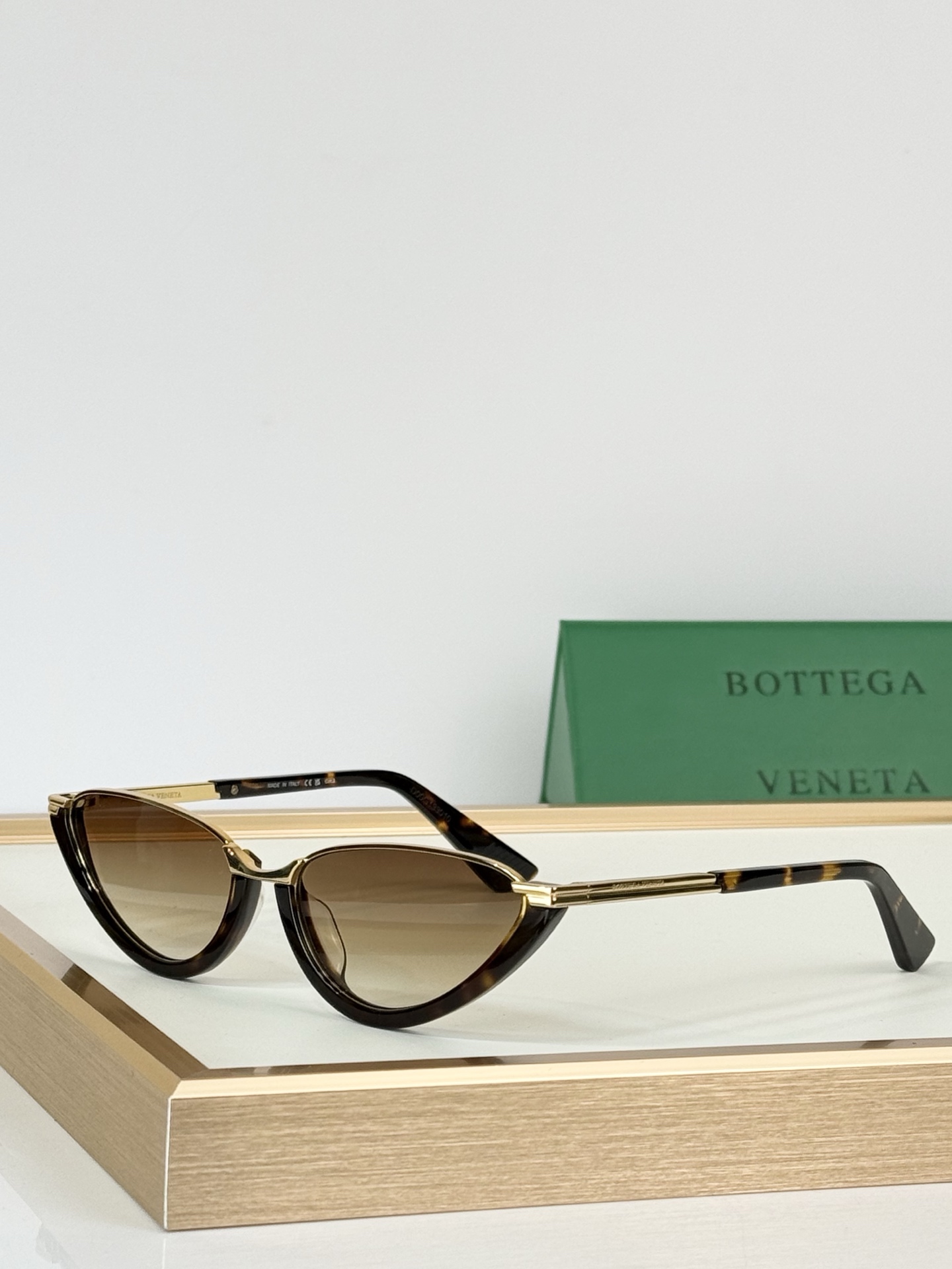 BOTTEGA VENETA  MOD：BV1346S SIZE：56口17-145 