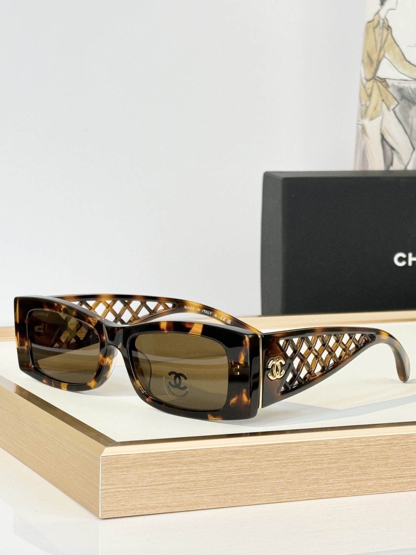 CHANEL MOD：CH5566 Size：54口17-140 