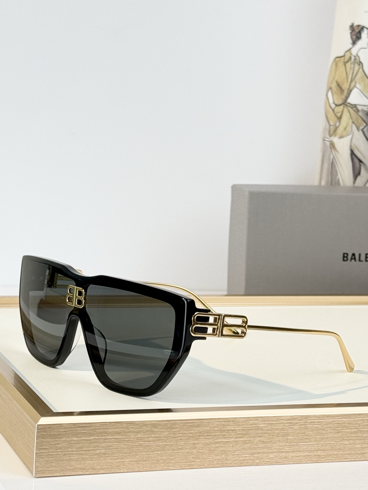 BALENCIAG* MODEL：BB2272  SIZE：132口46-132  