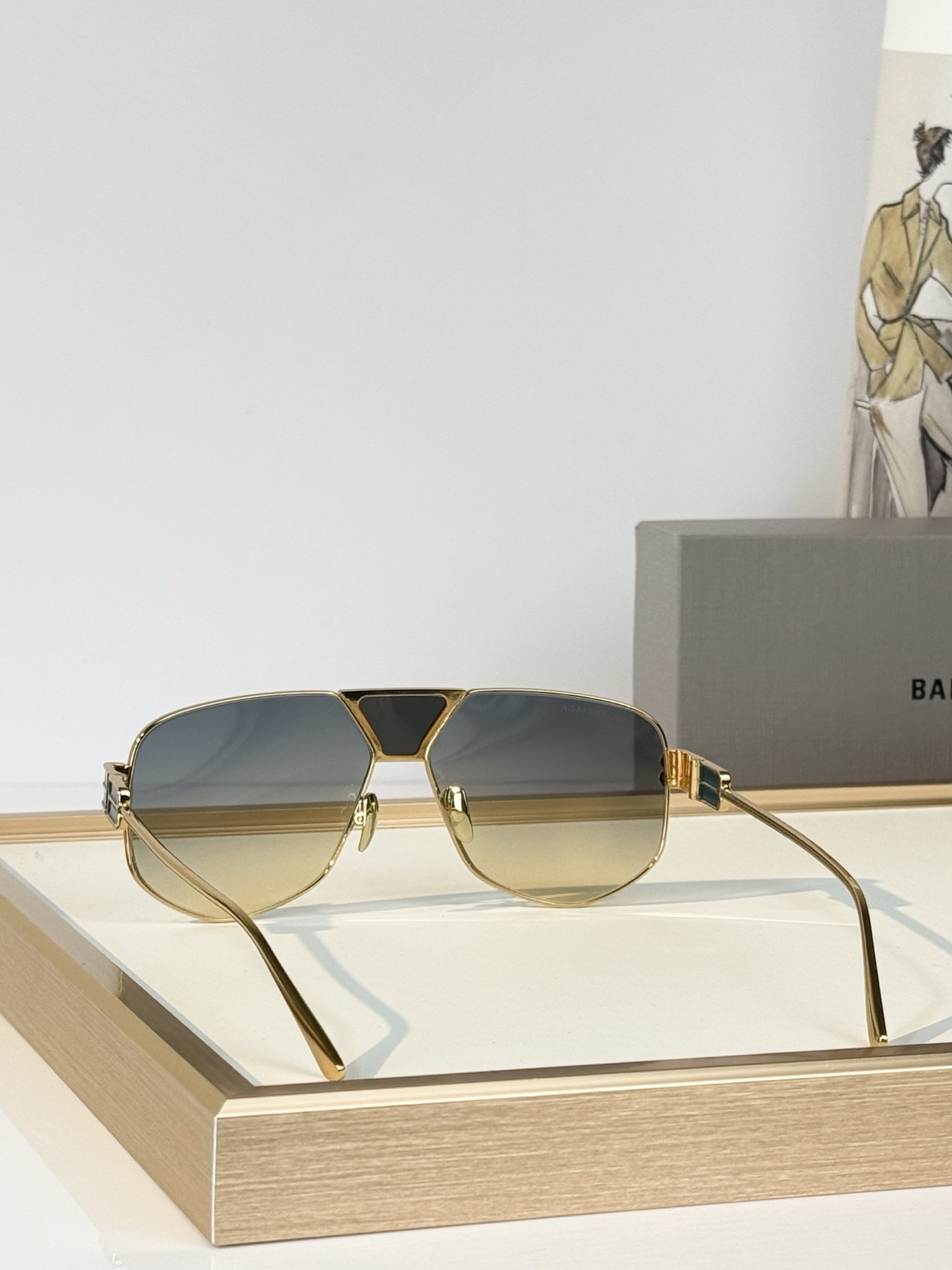 BALENCIAG* MODEL：BB2267  SIZE：60口13-145  