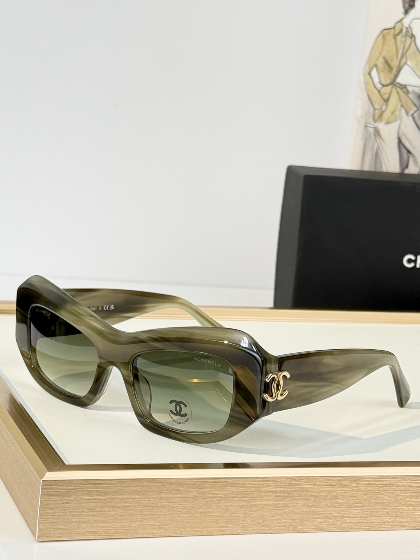CHANEL MOD：A71802 Size：52口18-140  