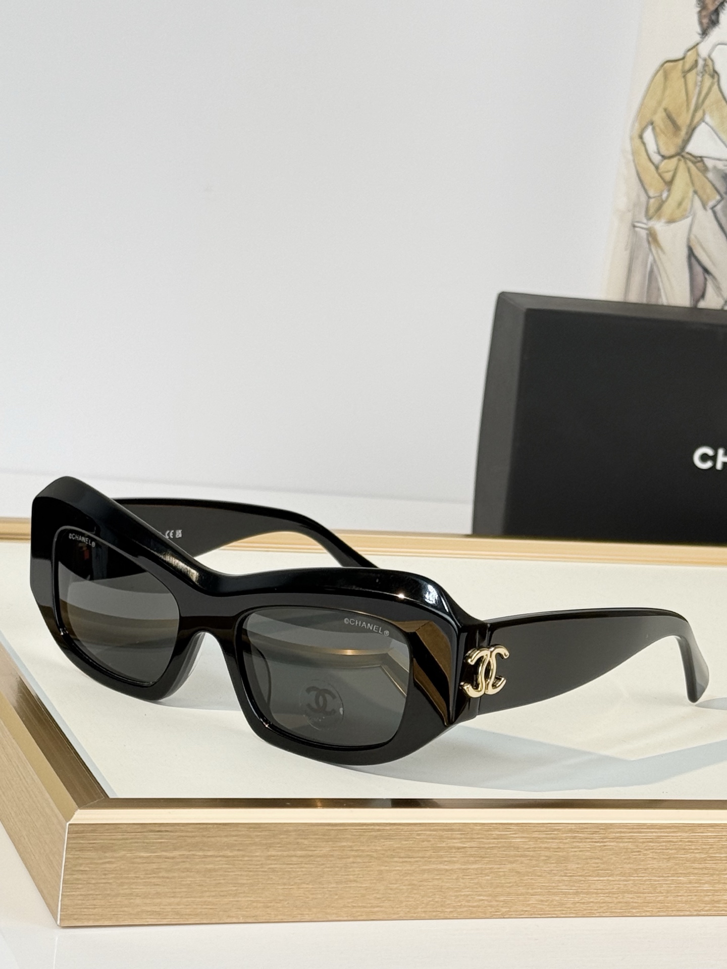 CHANEL MOD：A71802 Size：52口18-140  
