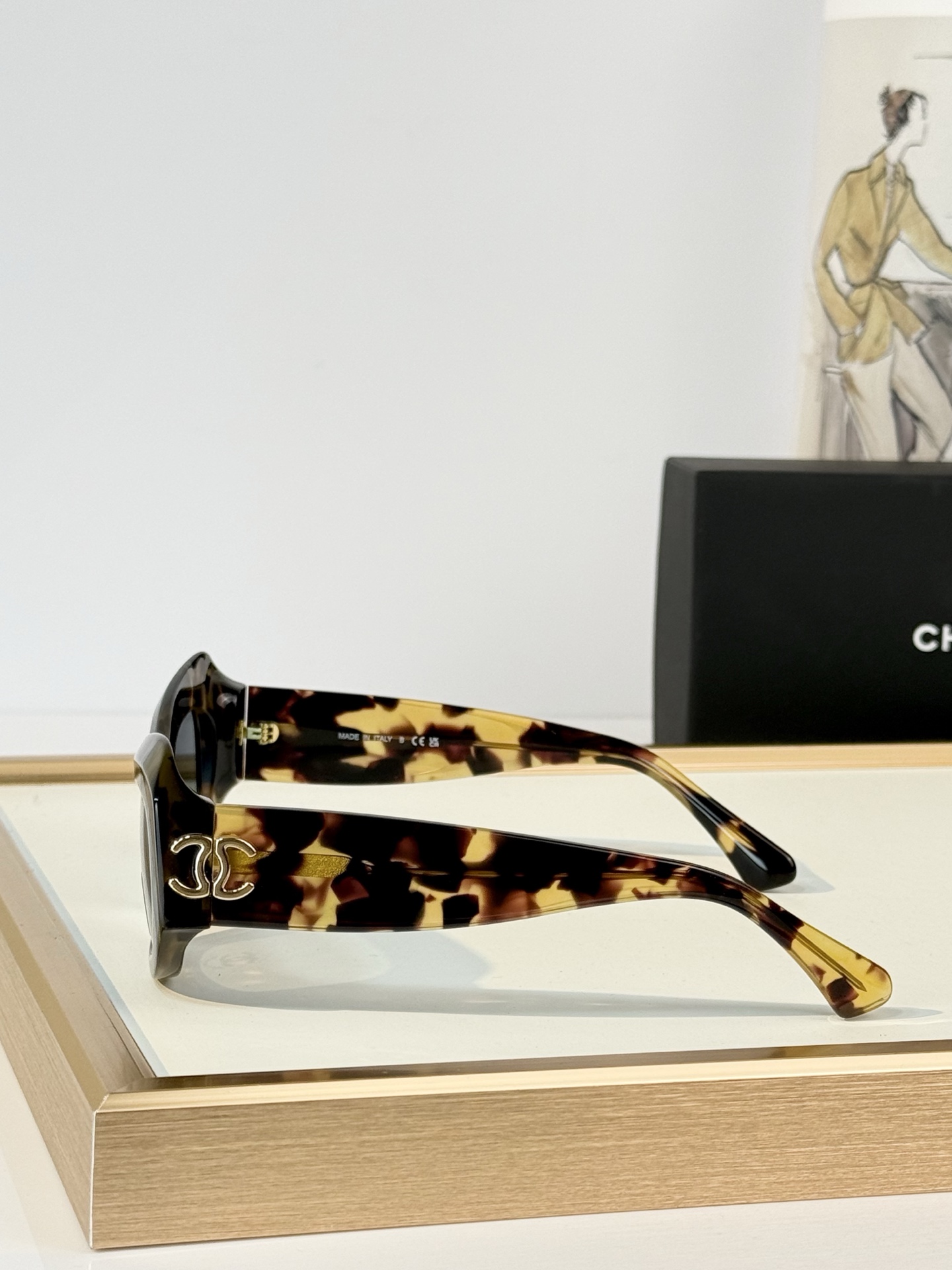 CHANEL MOD：A71802 Size：52口18-140  