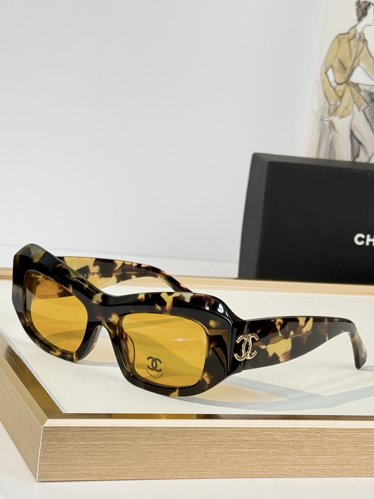CHANEL MOD：A71802 Size：52口18-140  