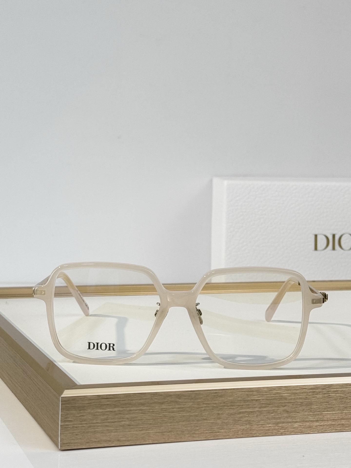 DIO* MOD：Dior Bow S1F SIZE：53口16-145  