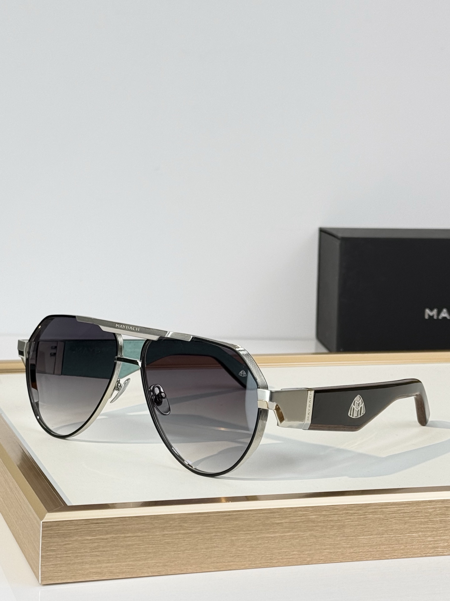 MAYBACH MODEL：THE KING III SIZE：61口12-145 