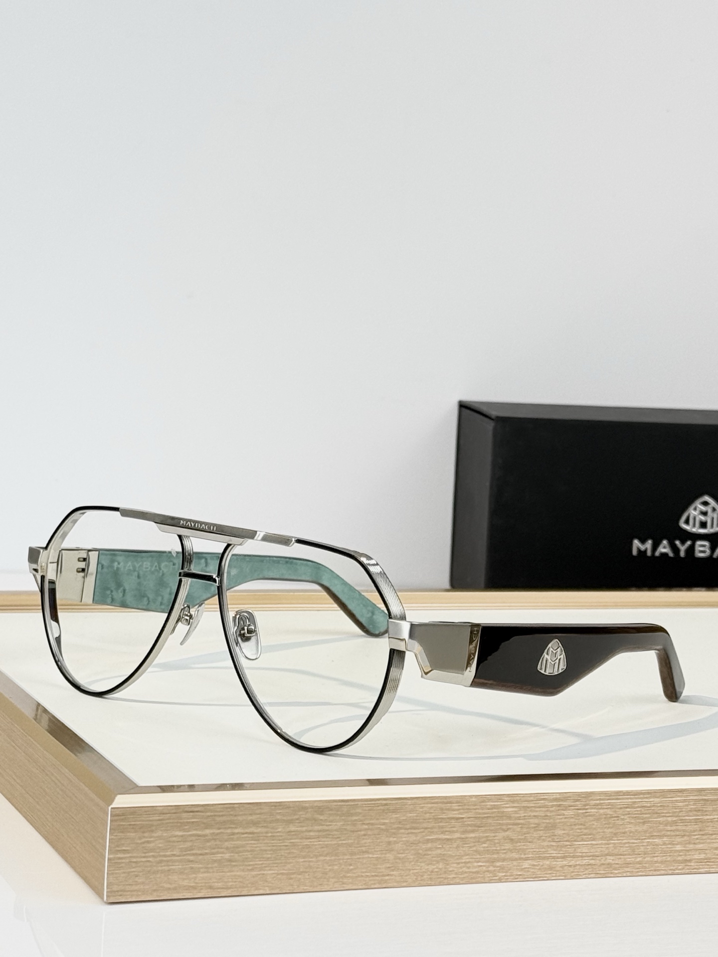 MAYBACH MODEL：THE KING III SIZE：61口12-145 