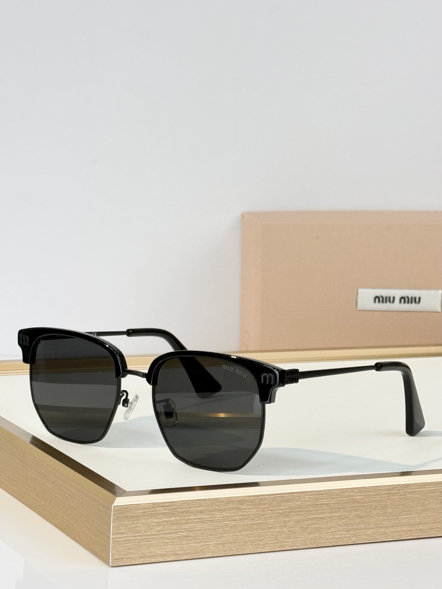 MIU MI* MOD：VMU 72ZS Size：52口19 145 