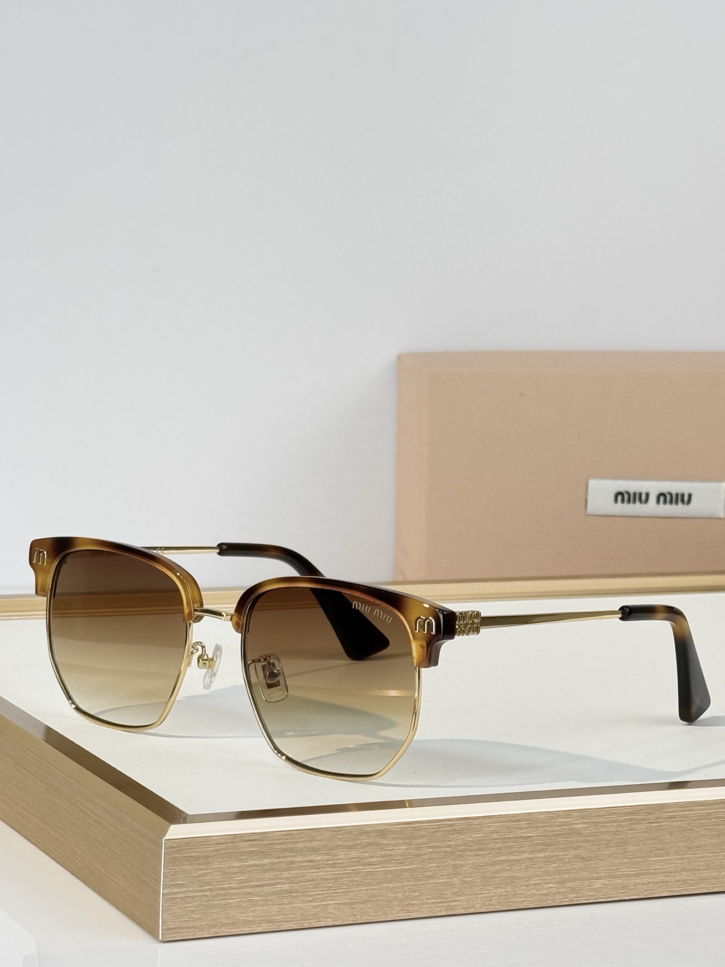MIU MI* MOD：VMU 72ZS Size：52口19 145 