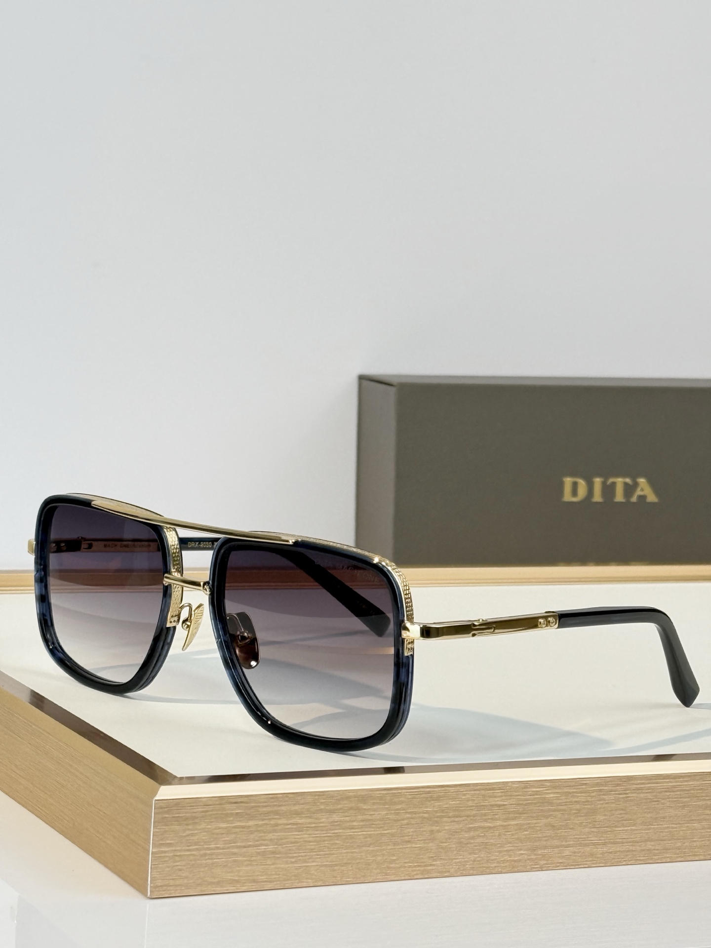 DITA* MODEL：DRX-2030 SIZE：59口15-127 