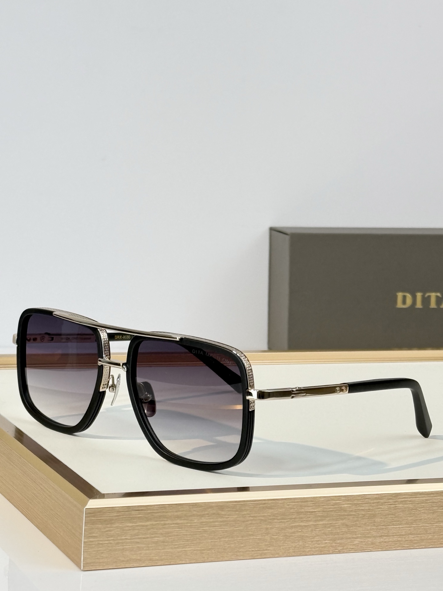 DITA* MODEL：DRX-2030 SIZE：59口15-127 