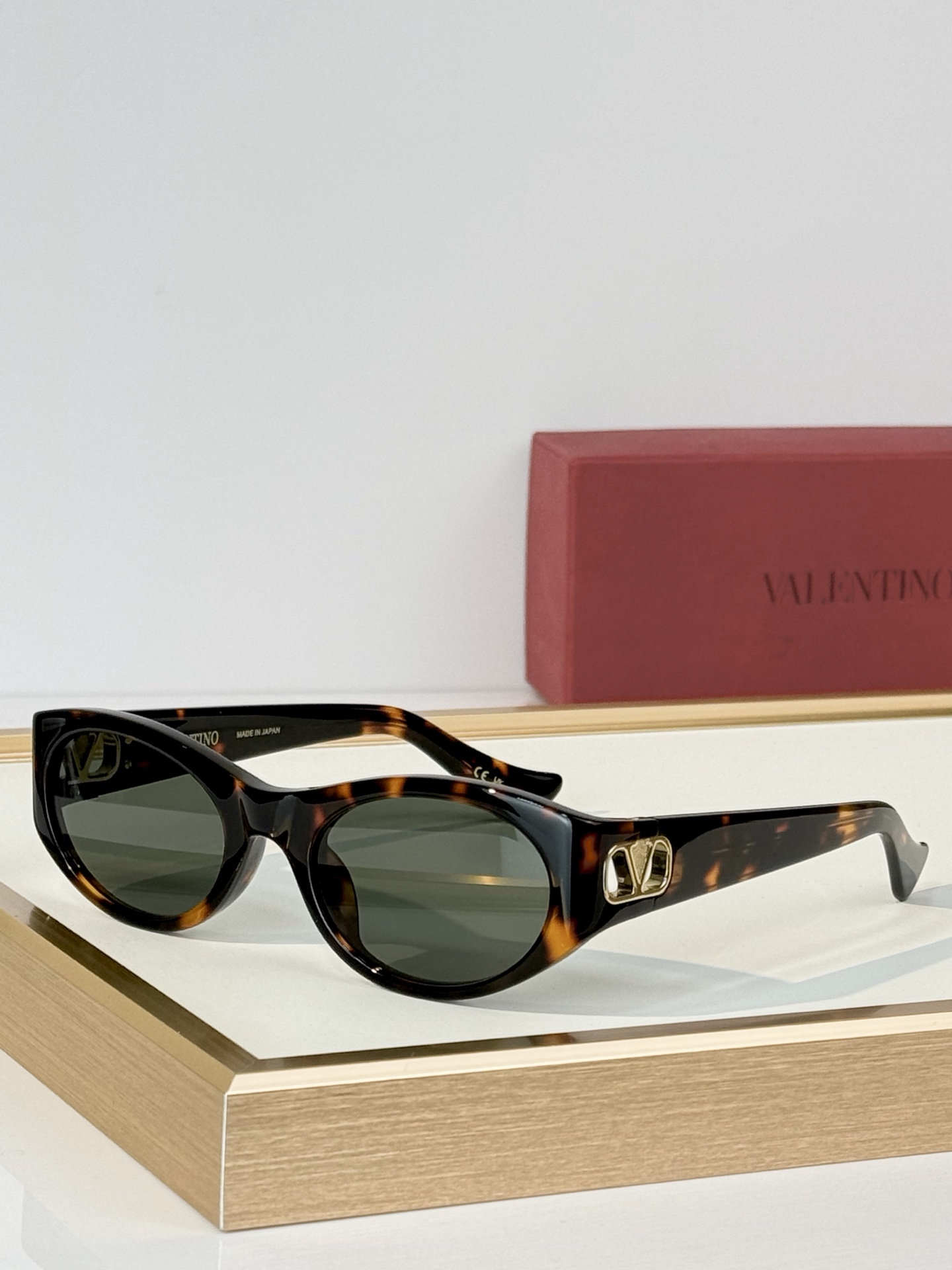 VALENTINO MODEL：VG0015S SIZE：53口21-140 
