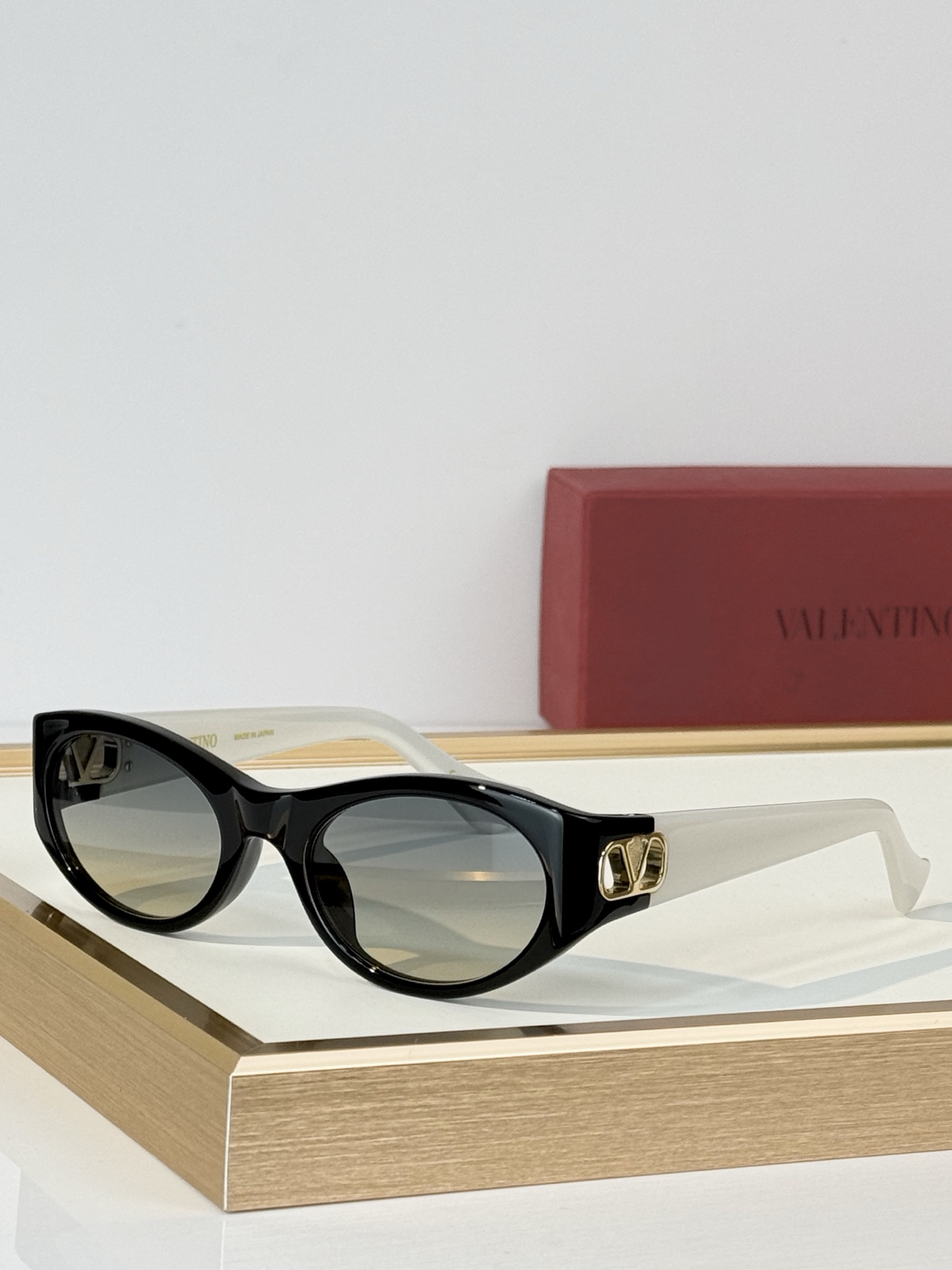 VALENTINO MODEL：VG0015S SIZE：53口21-140 