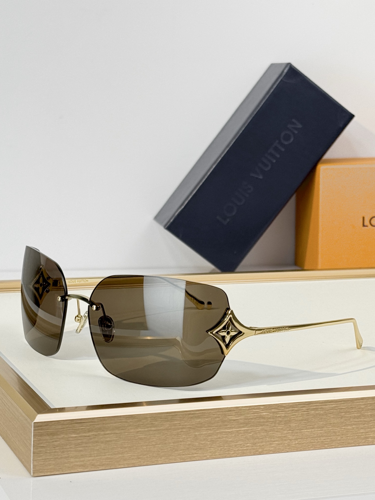 Louis Vuitto* Mod：Z3457U Size：84口17-120 