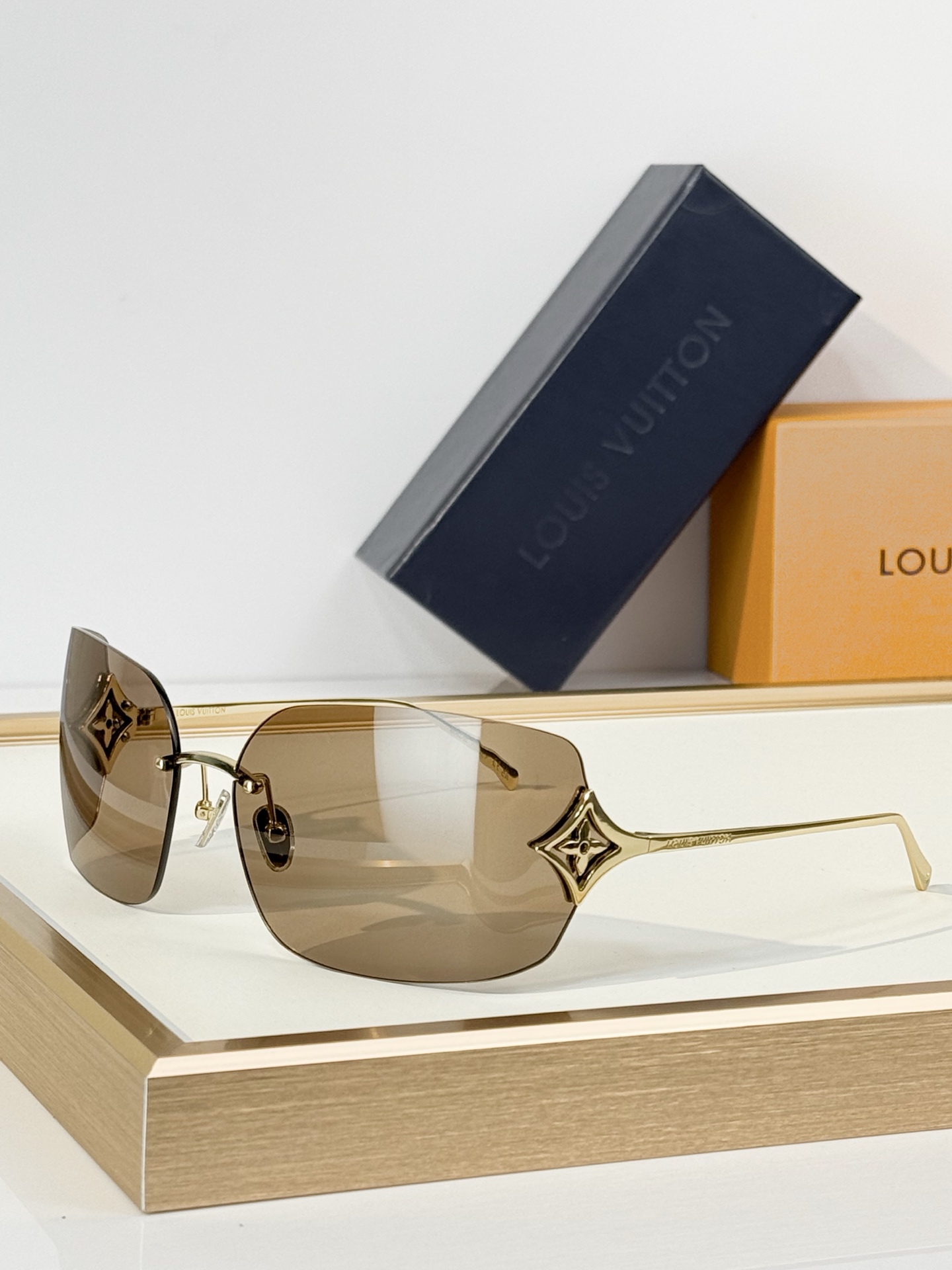 Louis Vuitto* Mod：Z3457U Size：84口17-120 
