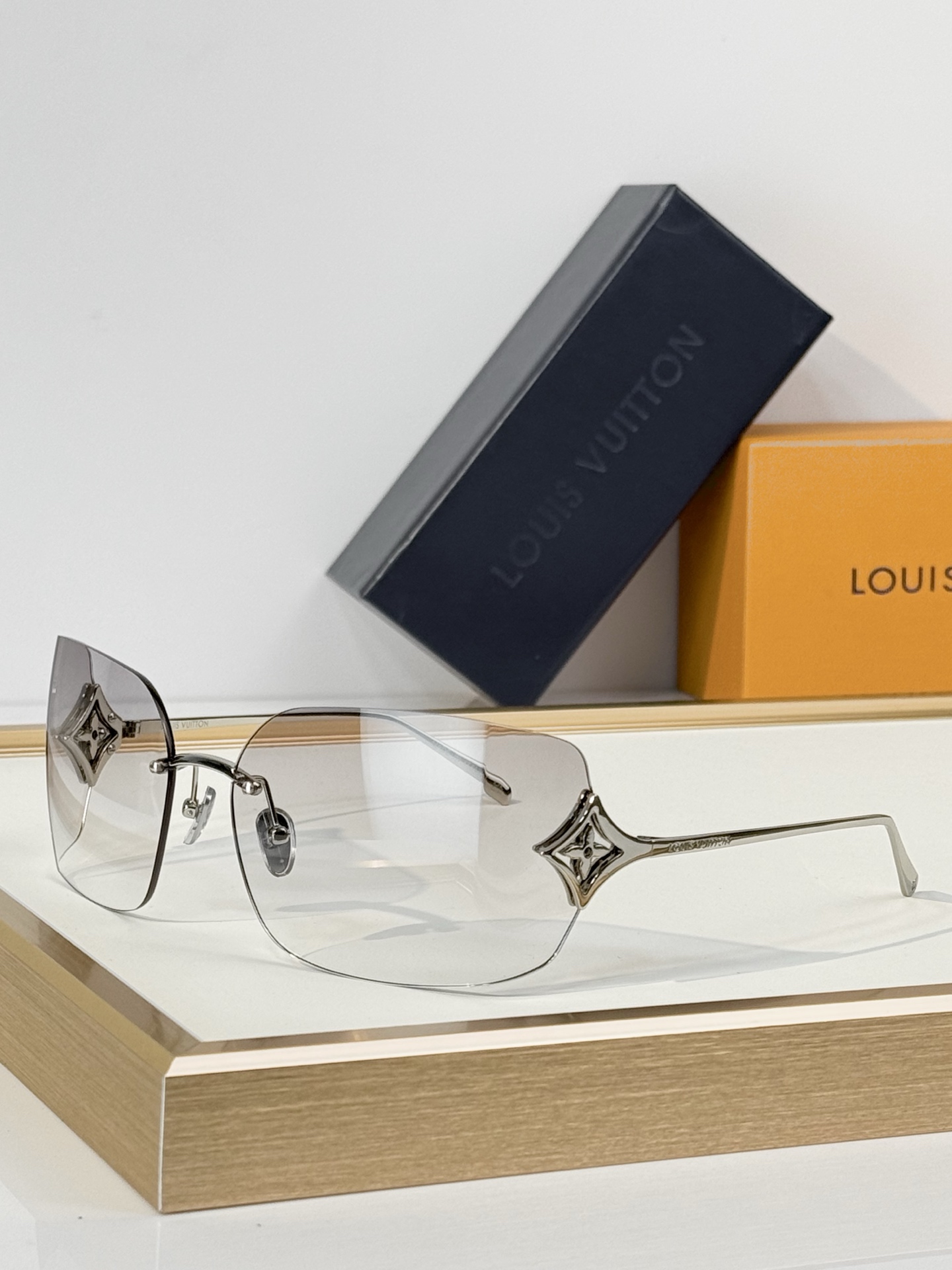 Louis Vuitto* Mod：Z3457U Size：84口17-120 