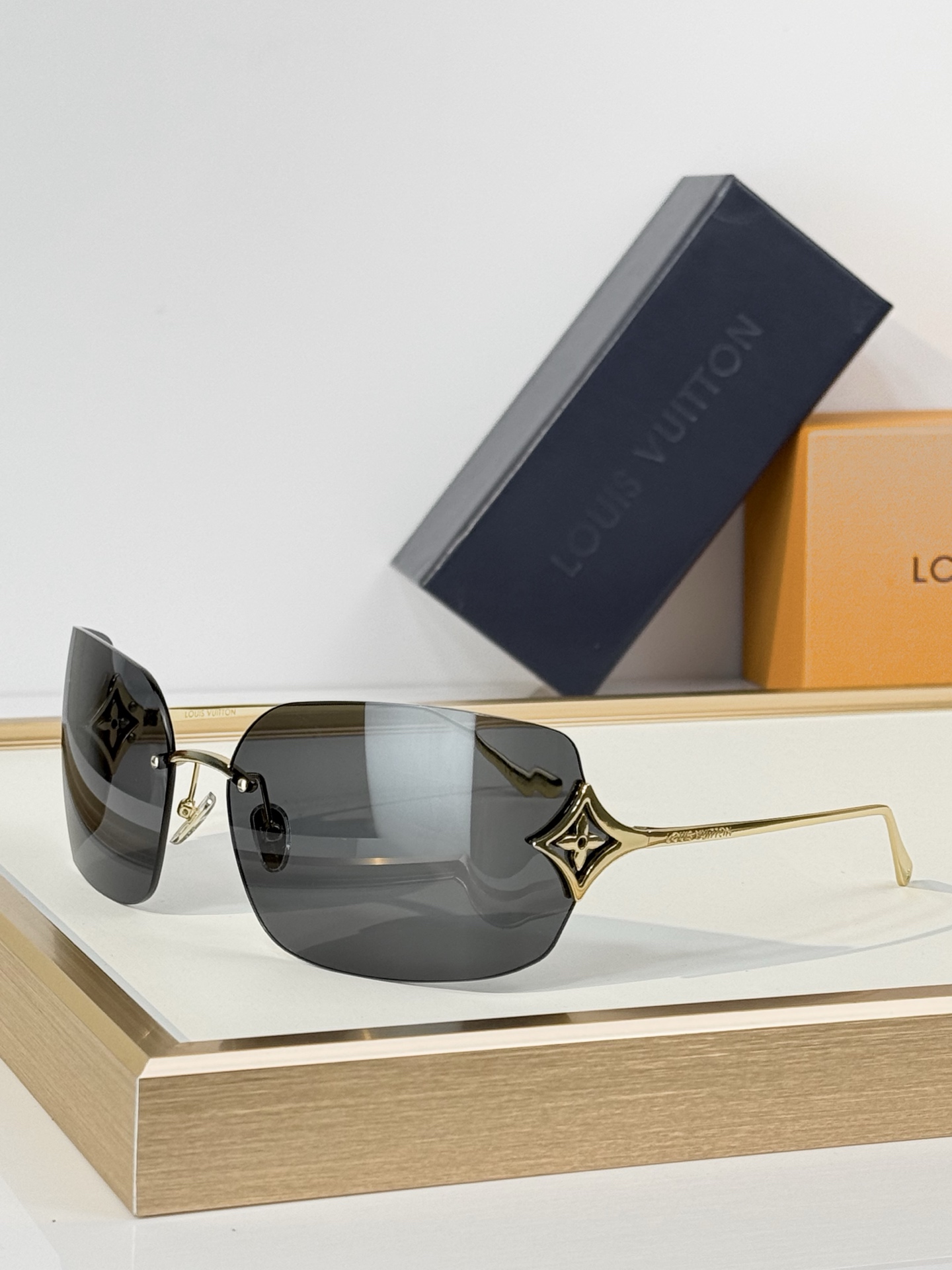Louis Vuitto* Mod：Z3457U Size：84口17-120 