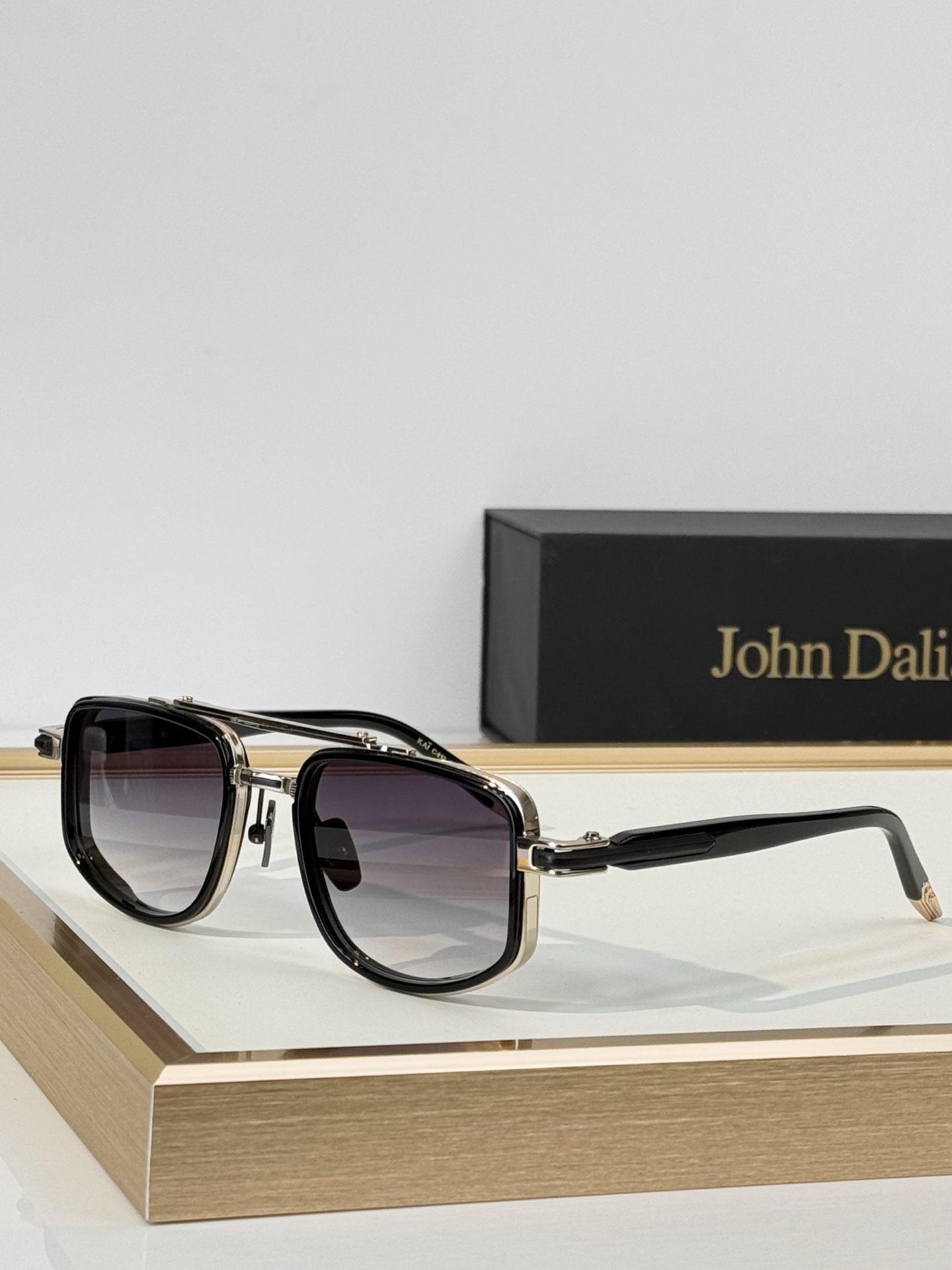 John Daila MODEL:  KAI SIZE: 57口19-145  盒子另计20