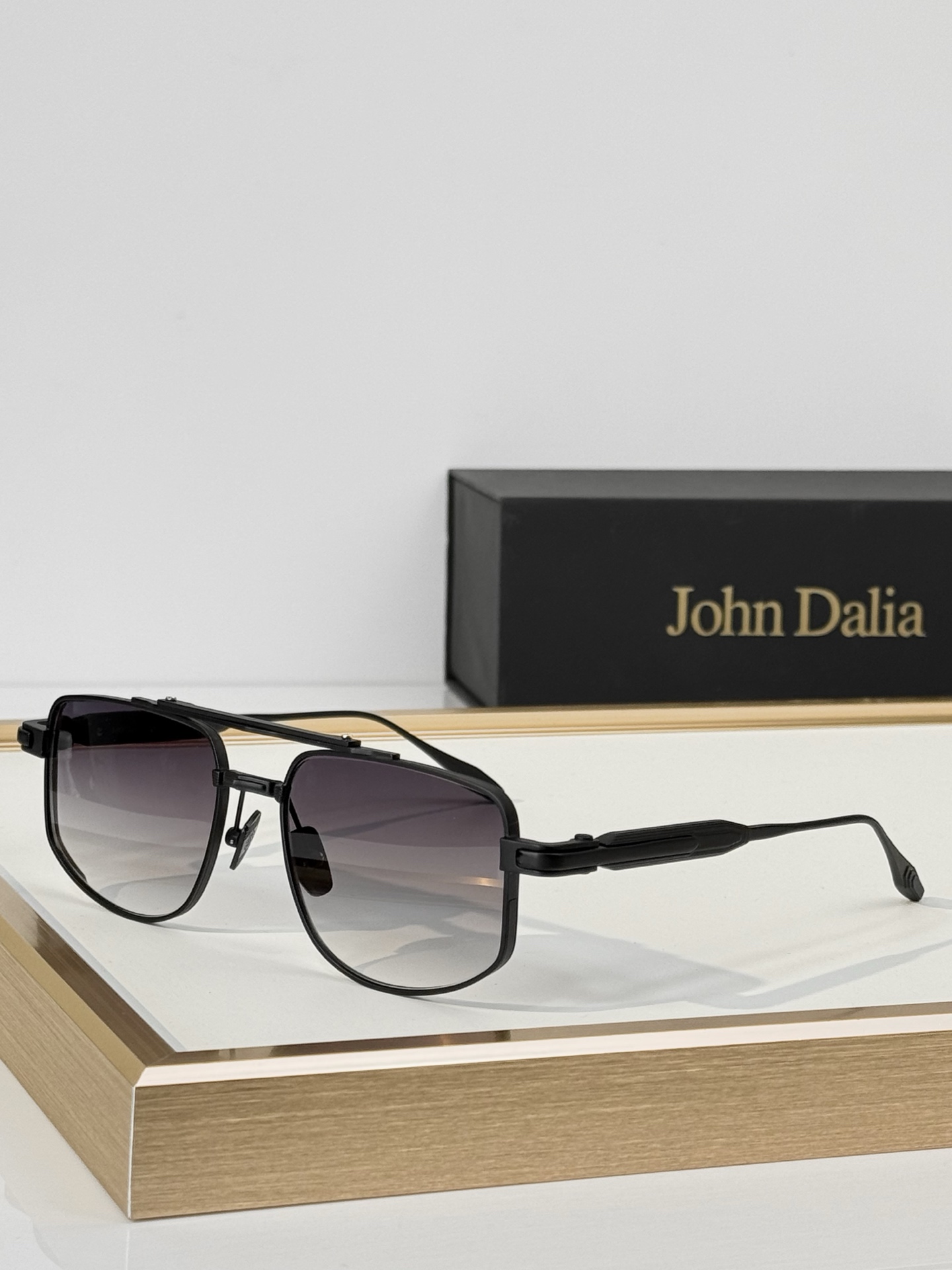 John Daila MODEL:  KAI SIZE: 57口19-145   盒子另计20