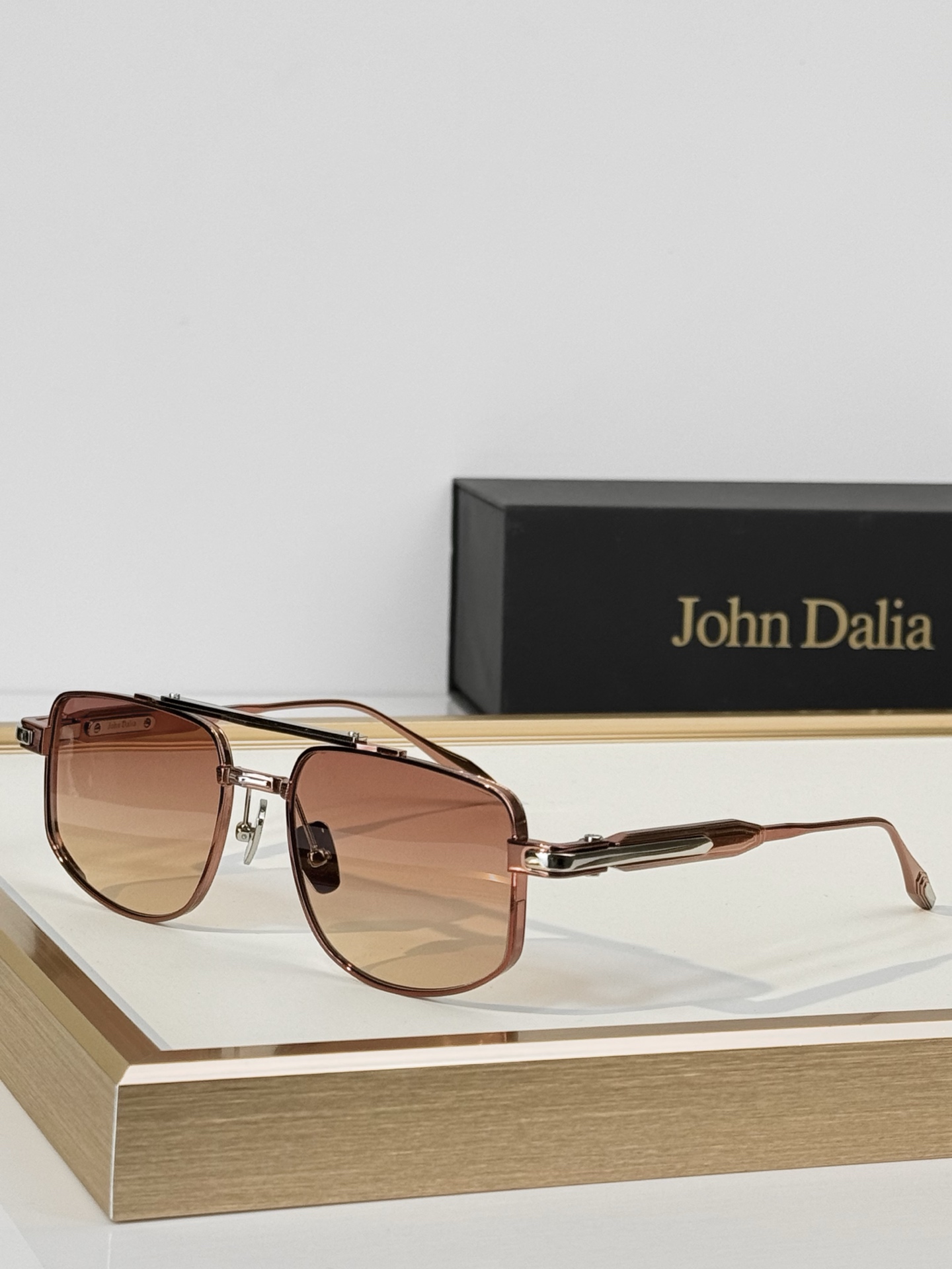 John Daila MODEL:  KAI SIZE: 57口19-145   盒子另计20