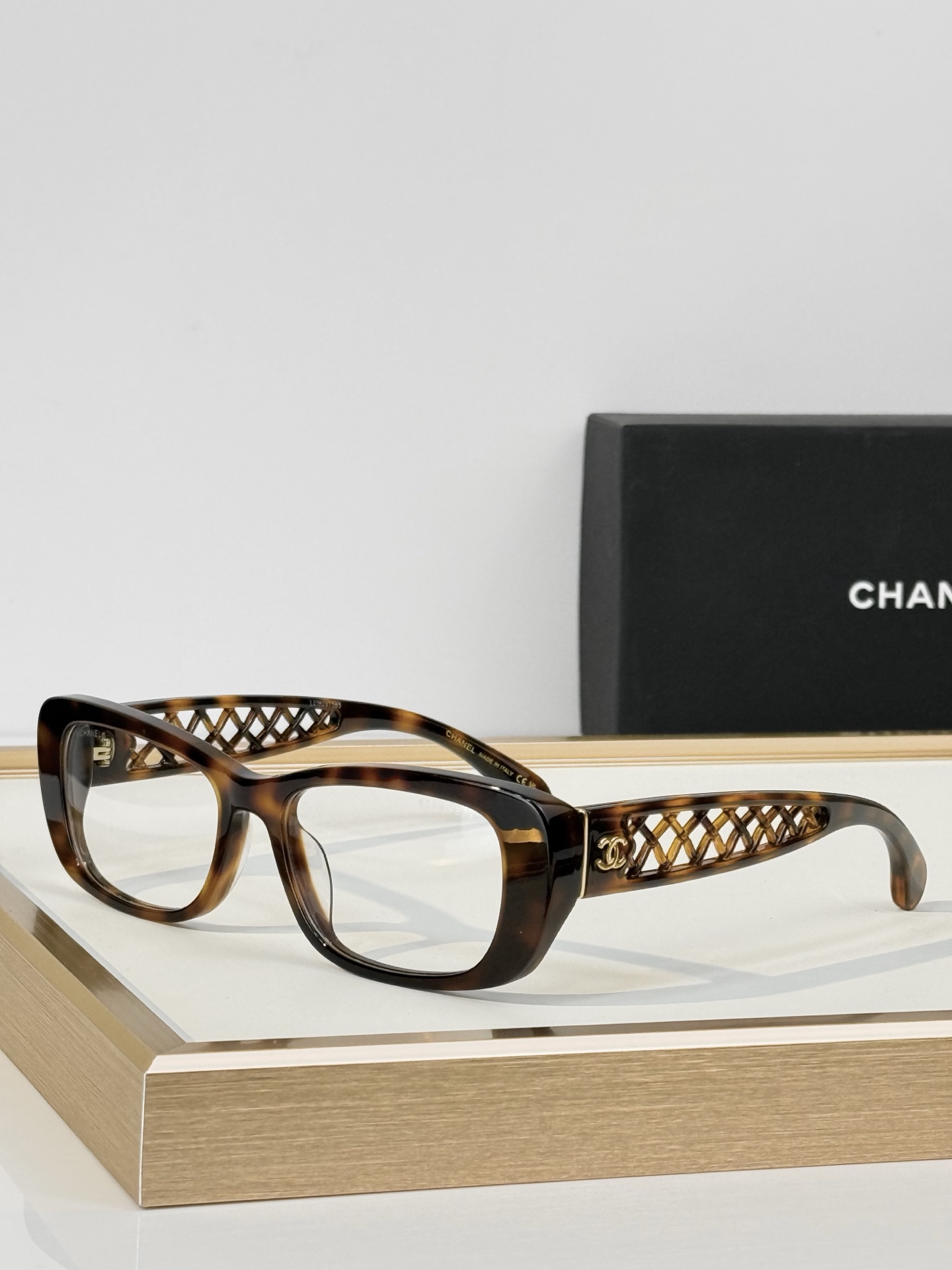 Chane* Mod：CH3518 Size：54口17-135  