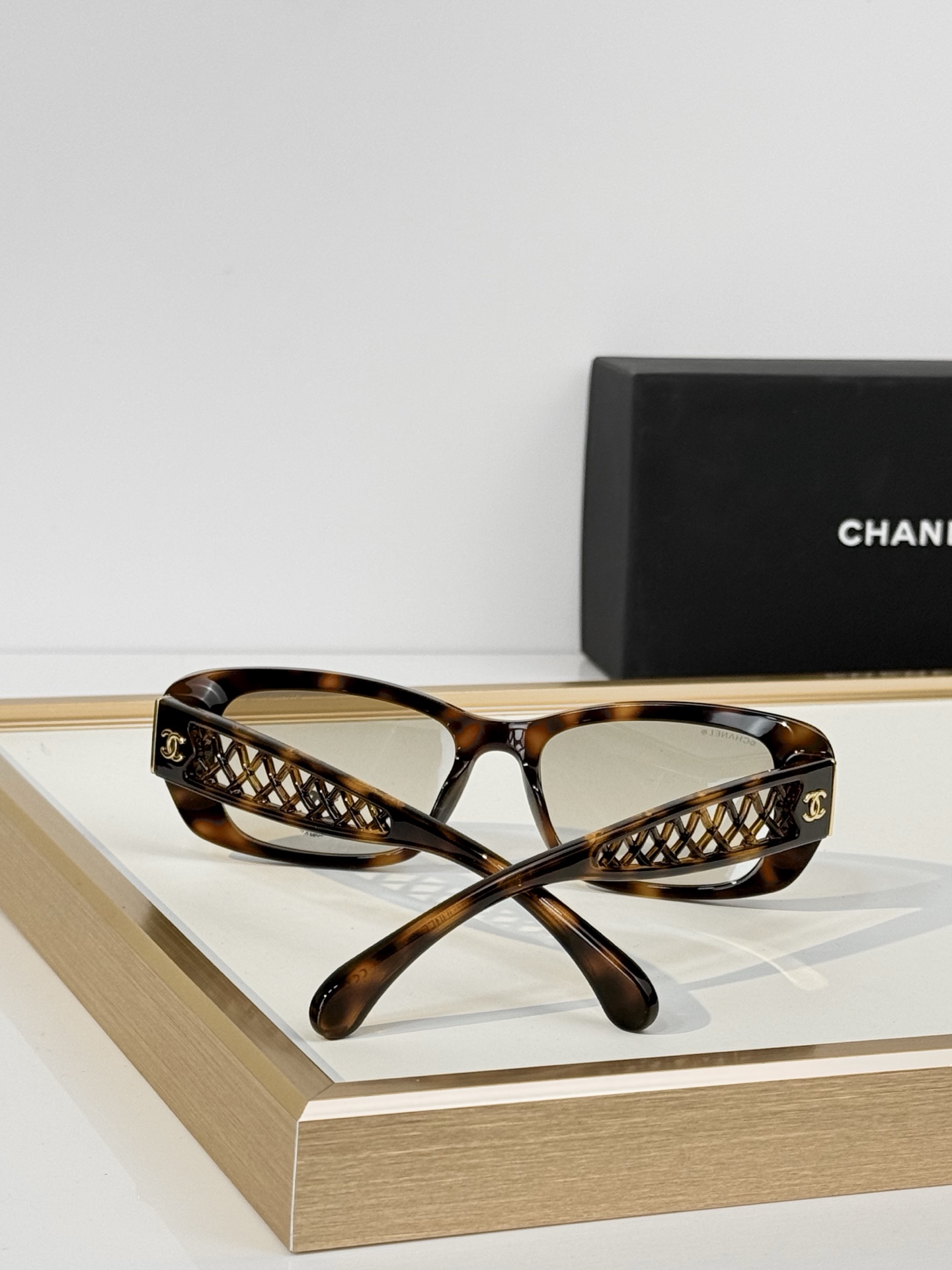 Chane* Mod：CH3518 Size：54口17-135 。