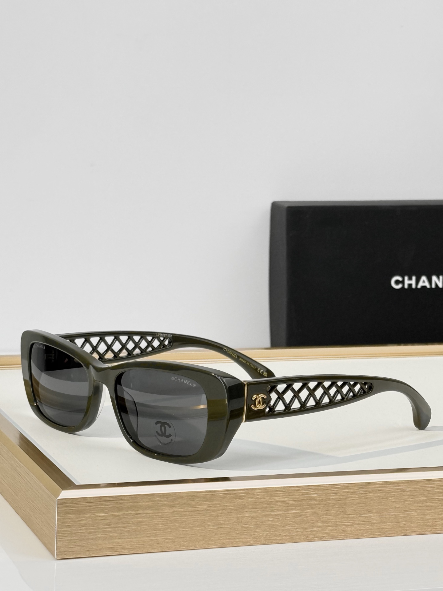 Chane* Mod：CH3518 Size：54口17-135 。