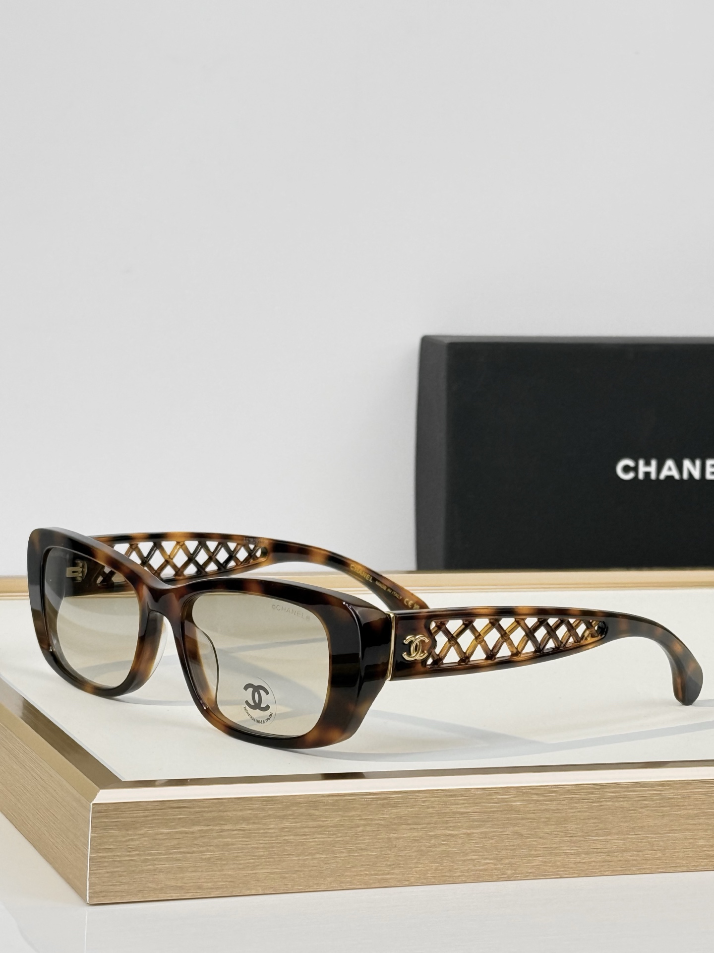 Chane* Mod：CH3518 Size：54口17-135 。