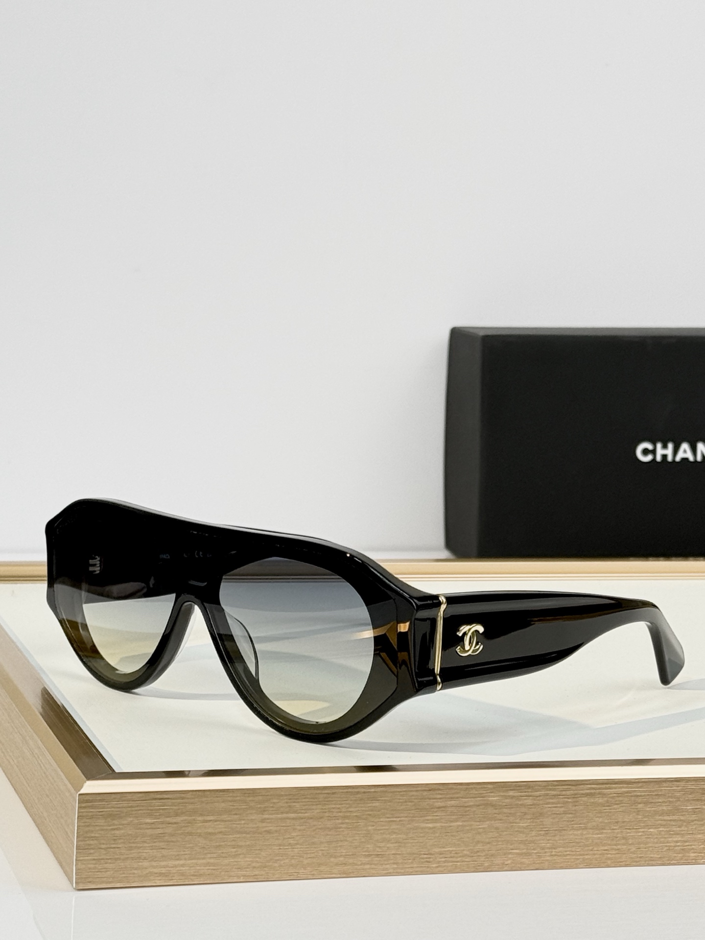CHANE* MODEL：5568 SIZE：135   