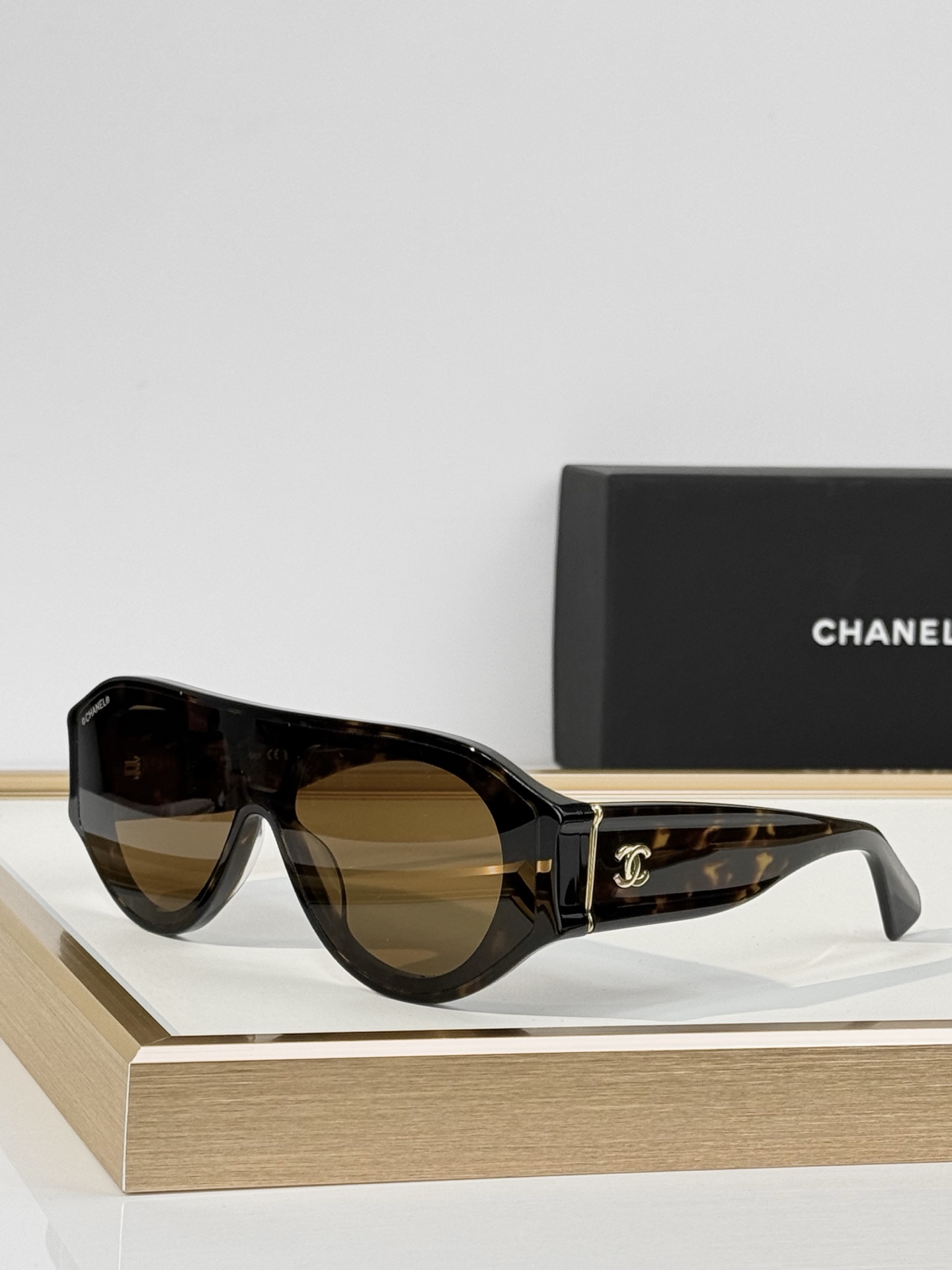 CHANE* MODEL：5568 SIZE：135   
