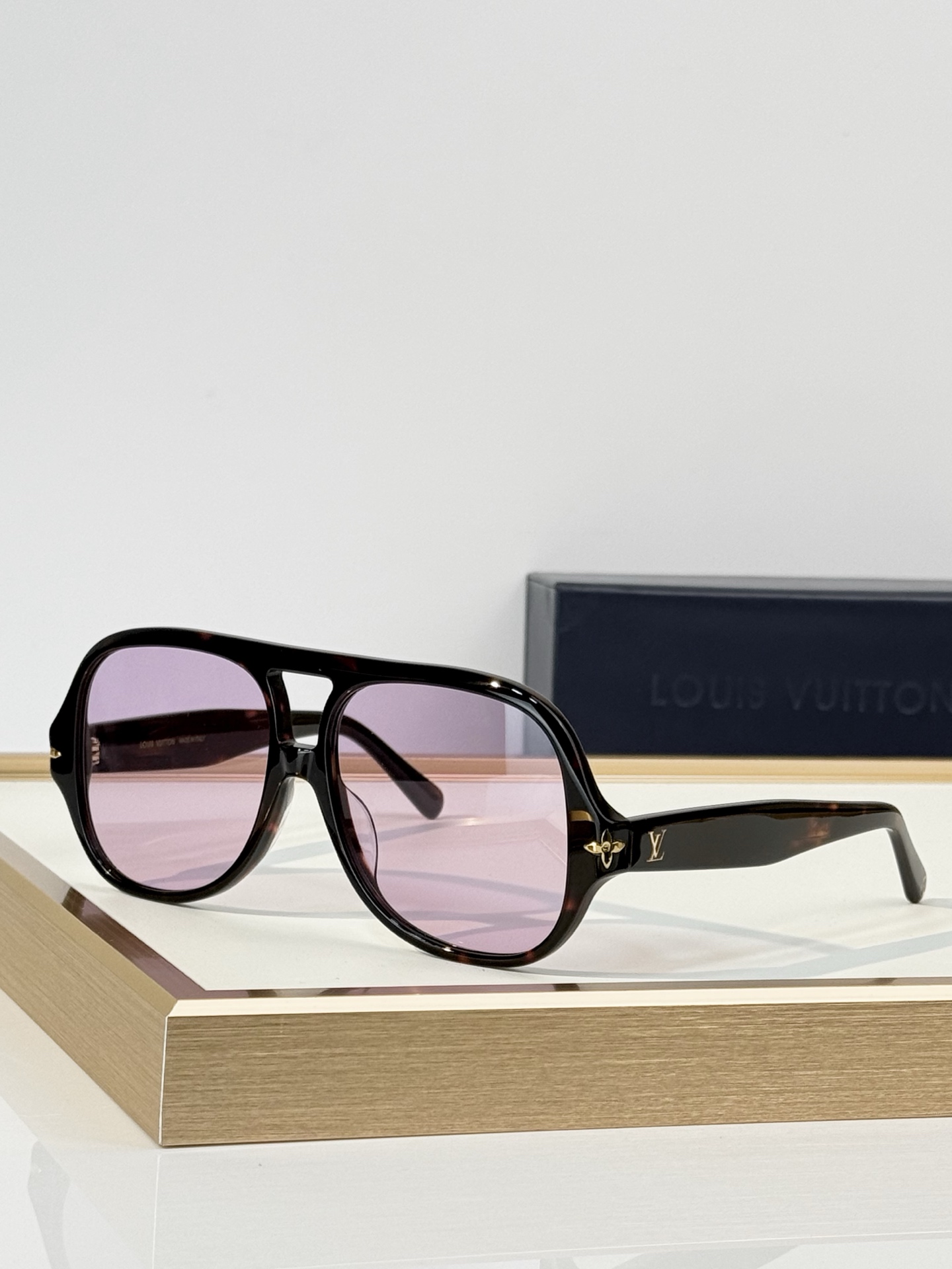 LOUIS VUITTON MOD：Z3476U Z3475U Z3554U Z3642U Oversized Size