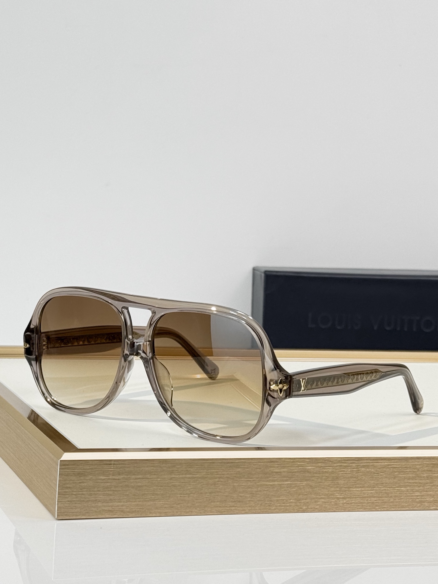 LOUIS VUITTON MOD：Z3476U Z3475U Z3554U Z3642U Oversized Size
