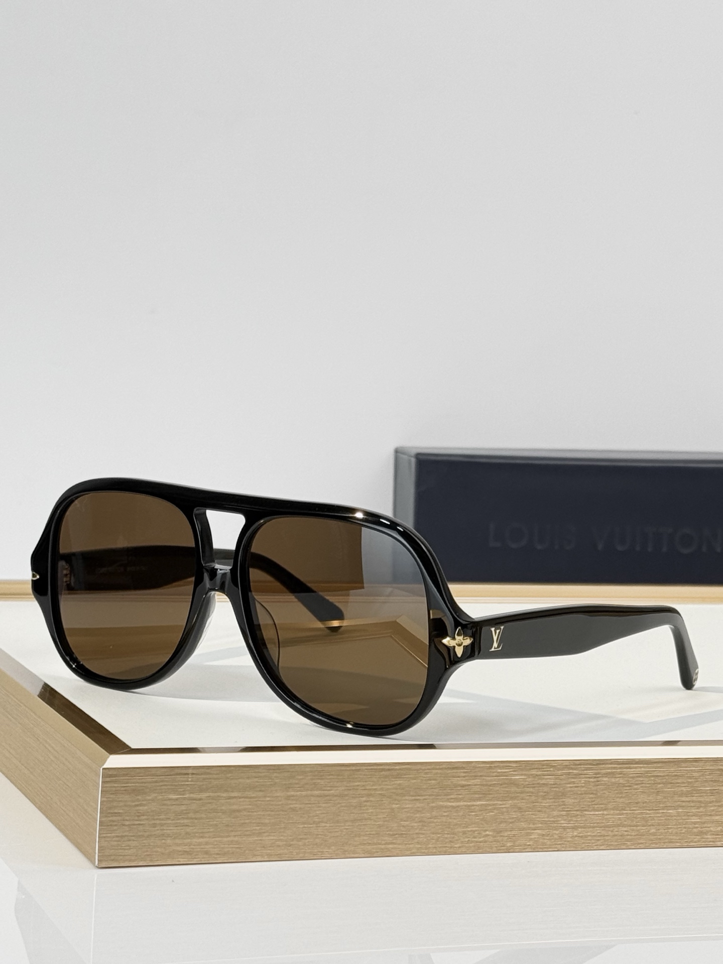 LOUIS VUITTON MOD：Z3476U Z3475U Z3554U Z3642U Oversized Size